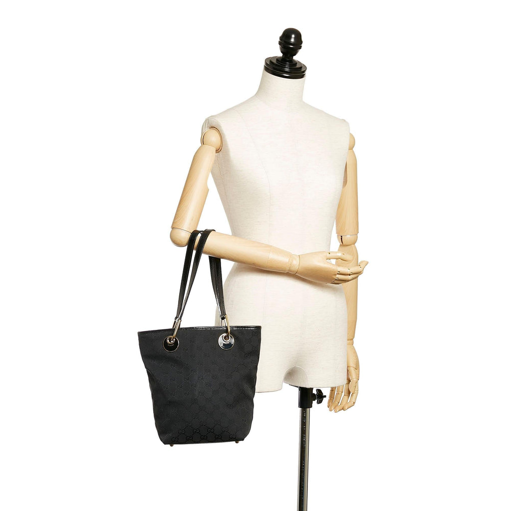 Gucci Gucci Canvas Eclipse Shoulder Bag (SHG-27761)