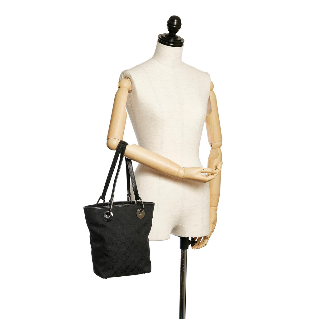 Gucci Gucci Canvas Eclipse Shoulder Bag (SHG-28440)