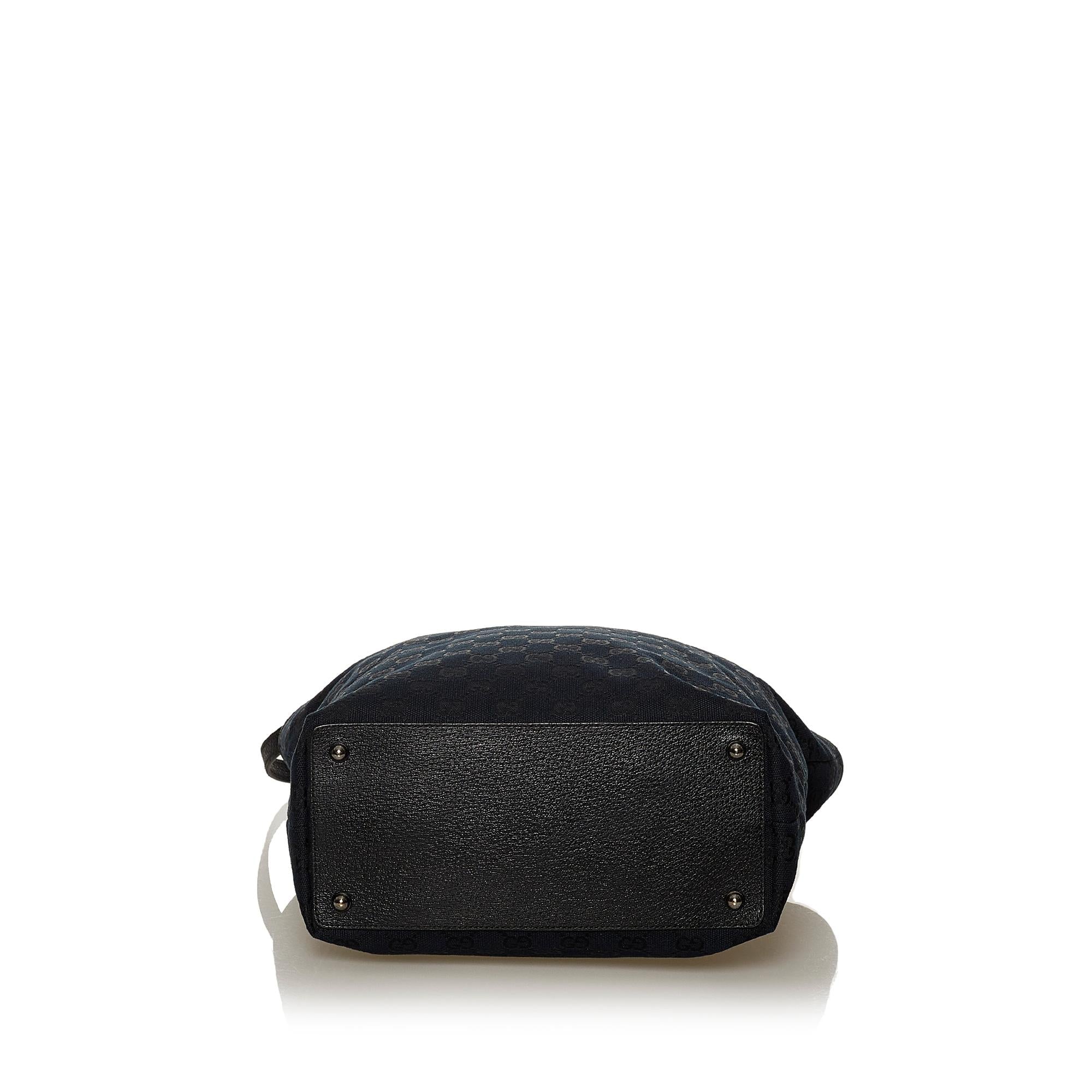 Gucci Gucci Canvas Eclipse Shoulder Bag (SHG-29035)