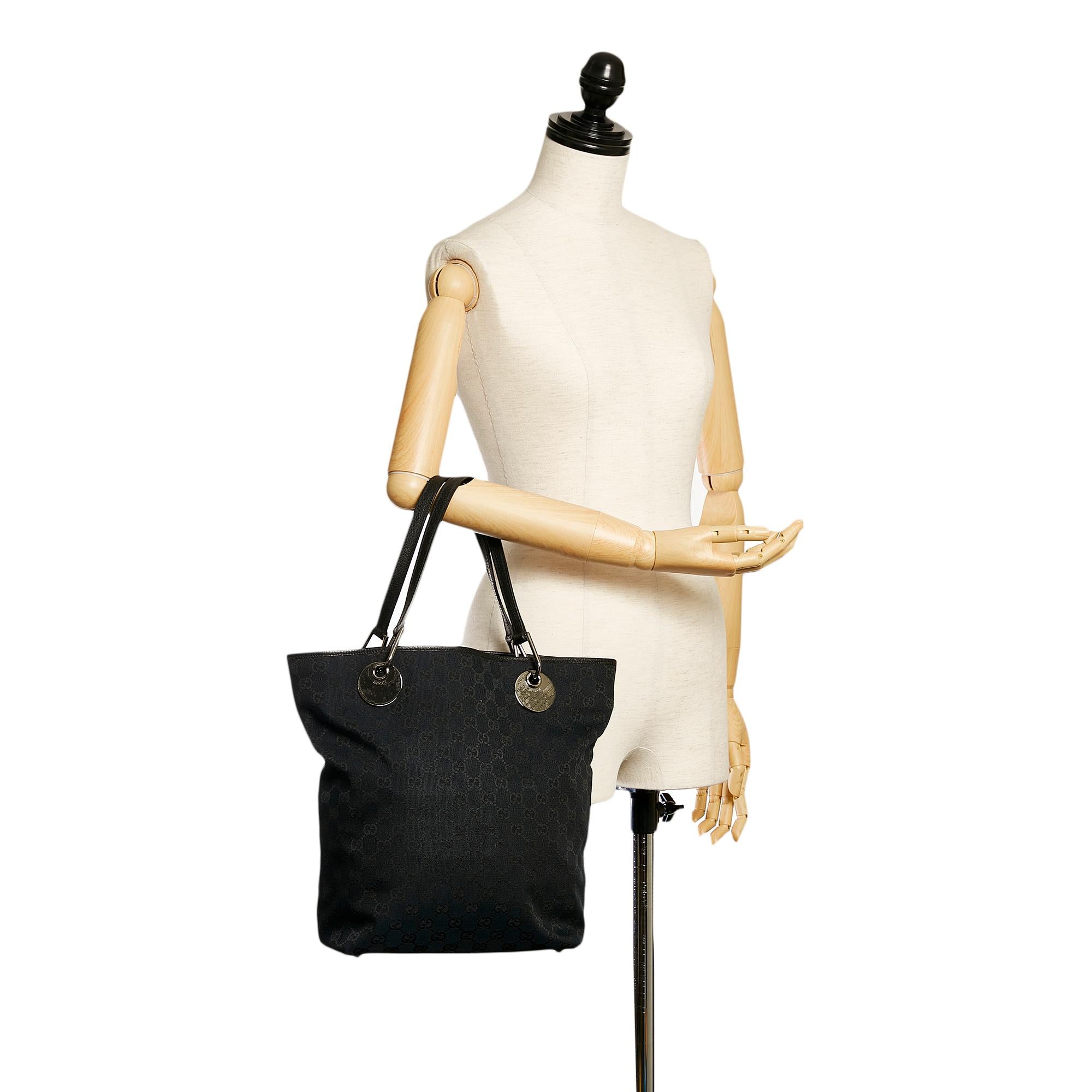 Gucci Gucci Canvas Eclipse Shoulder Bag (SHG-29035)