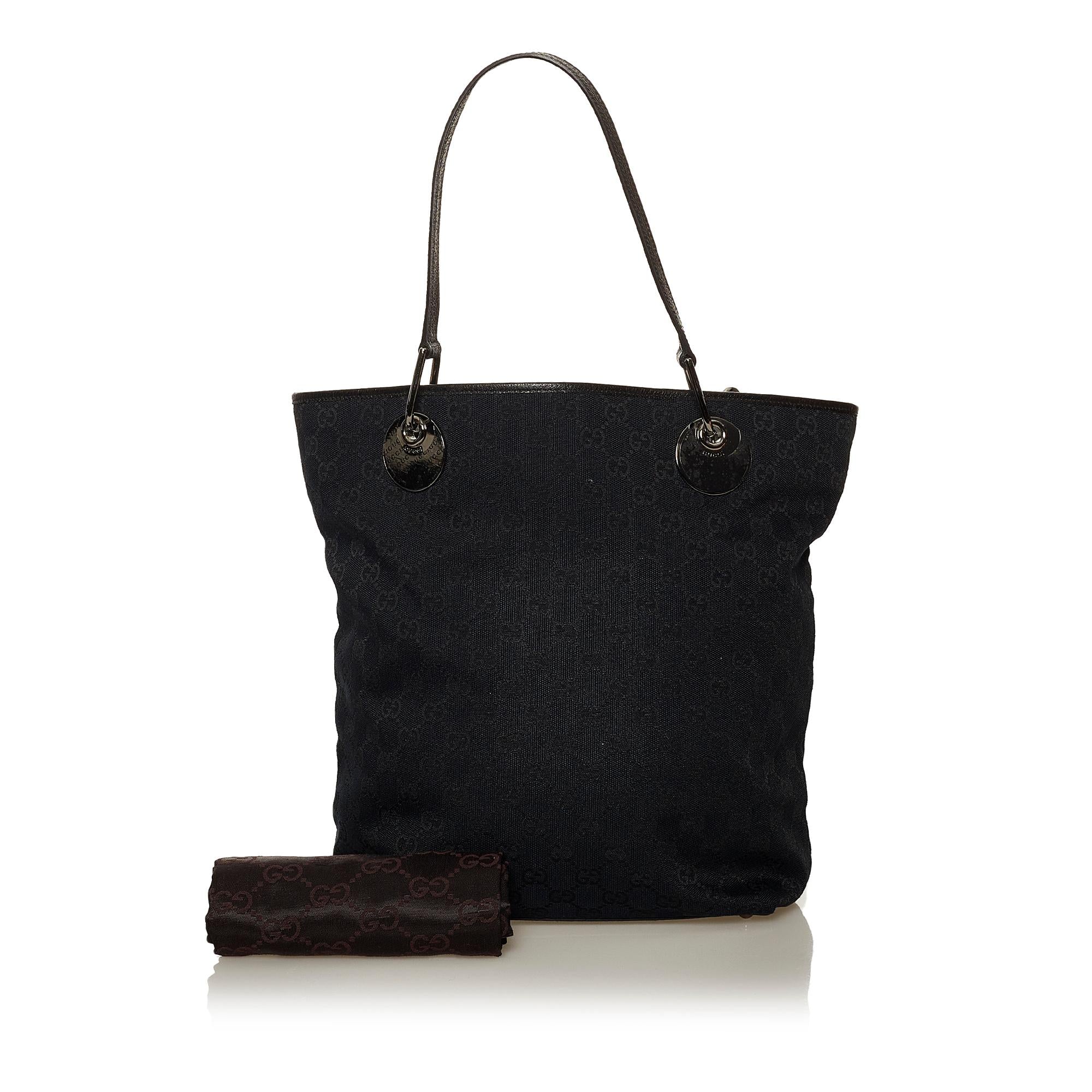 Gucci Gucci Canvas Eclipse Shoulder Bag (SHG-29035)