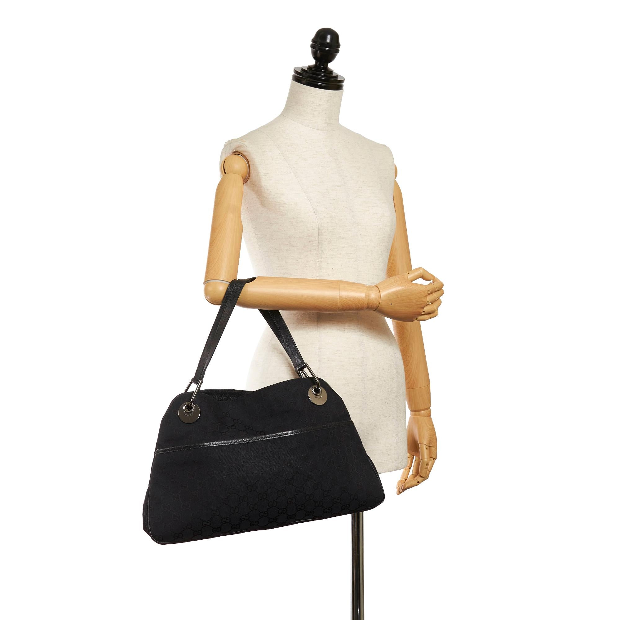 Gucci Gucci Canvas Eclipse Shoulder Bag (SHG-29809)