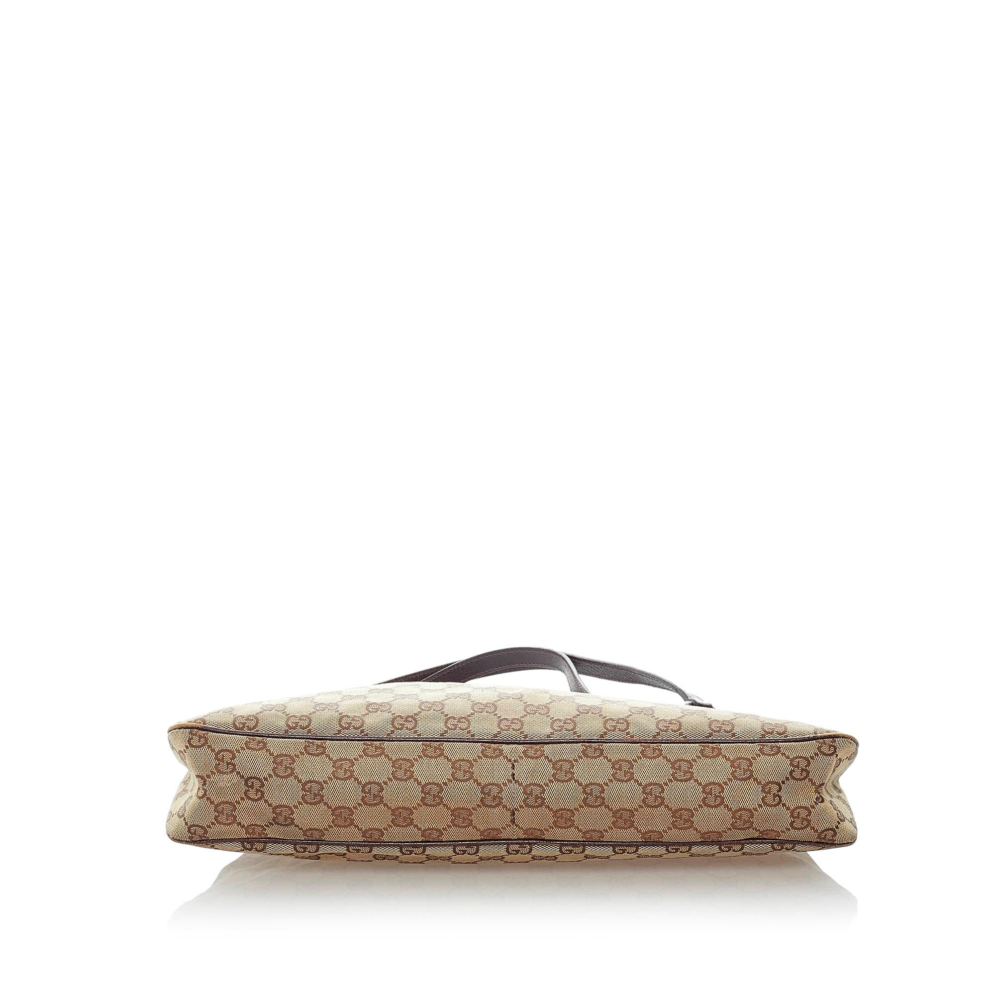 Gucci Gucci Canvas Eclipse Shoulder Bag (SHG-32020)