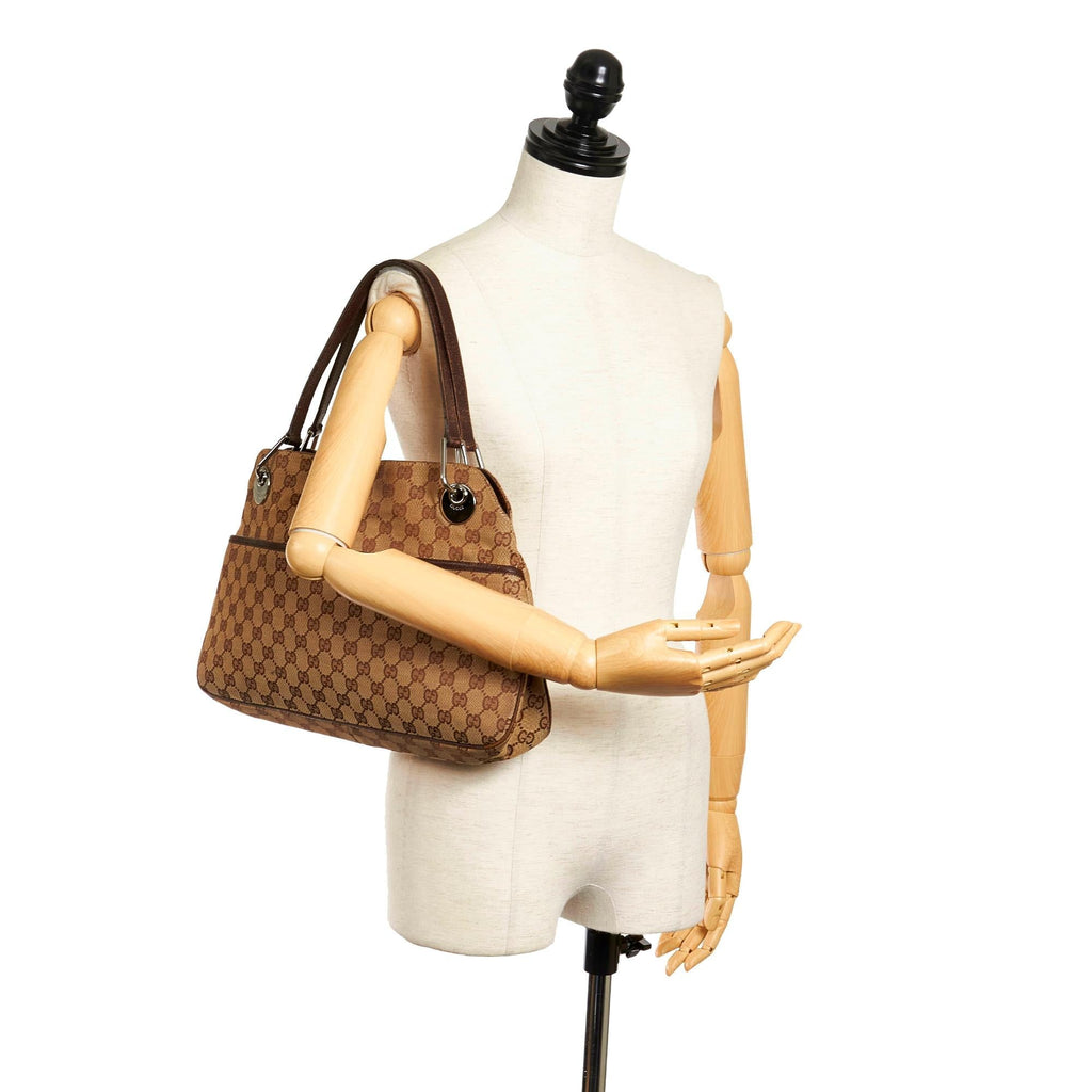 Gucci Gucci Canvas Eclipse Shoulder Bag (SHG-32020)