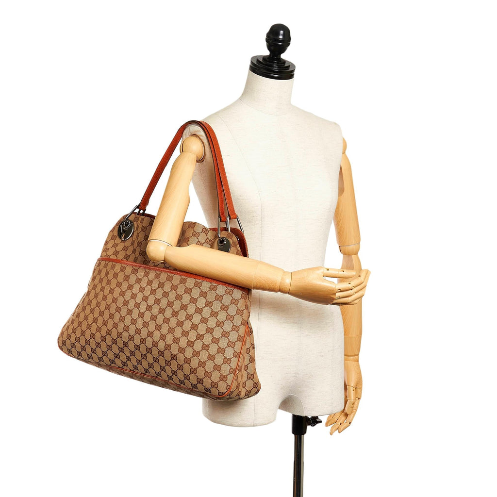Gucci Gucci Canvas Eclipse Shoulder Bag (SHG-32048)