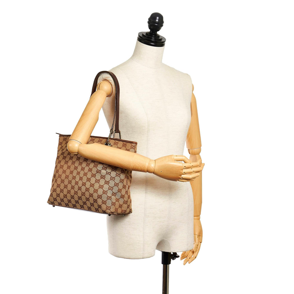 Gucci Gucci Canvas Eclipse Shoulder Bag (SHG-32066)