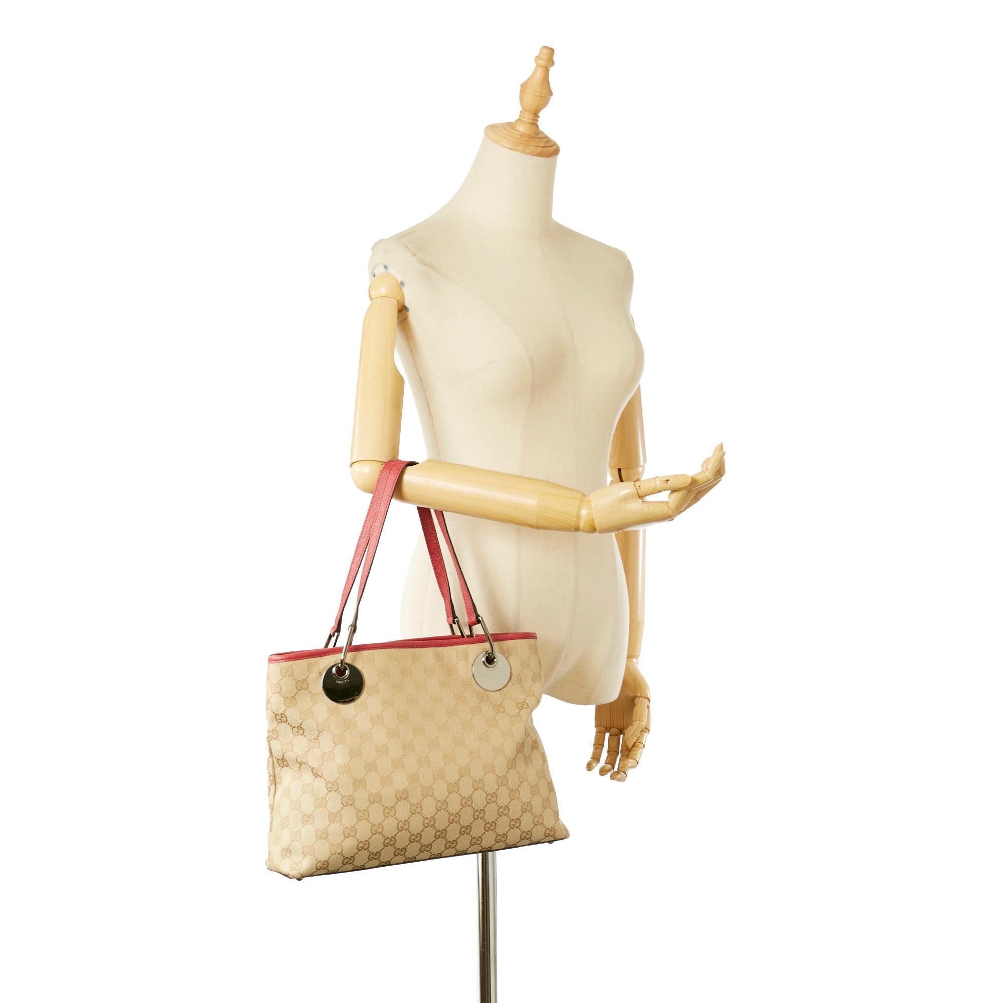 Gucci Gucci Canvas Eclipse Shoulder Bag (SHG-34031)