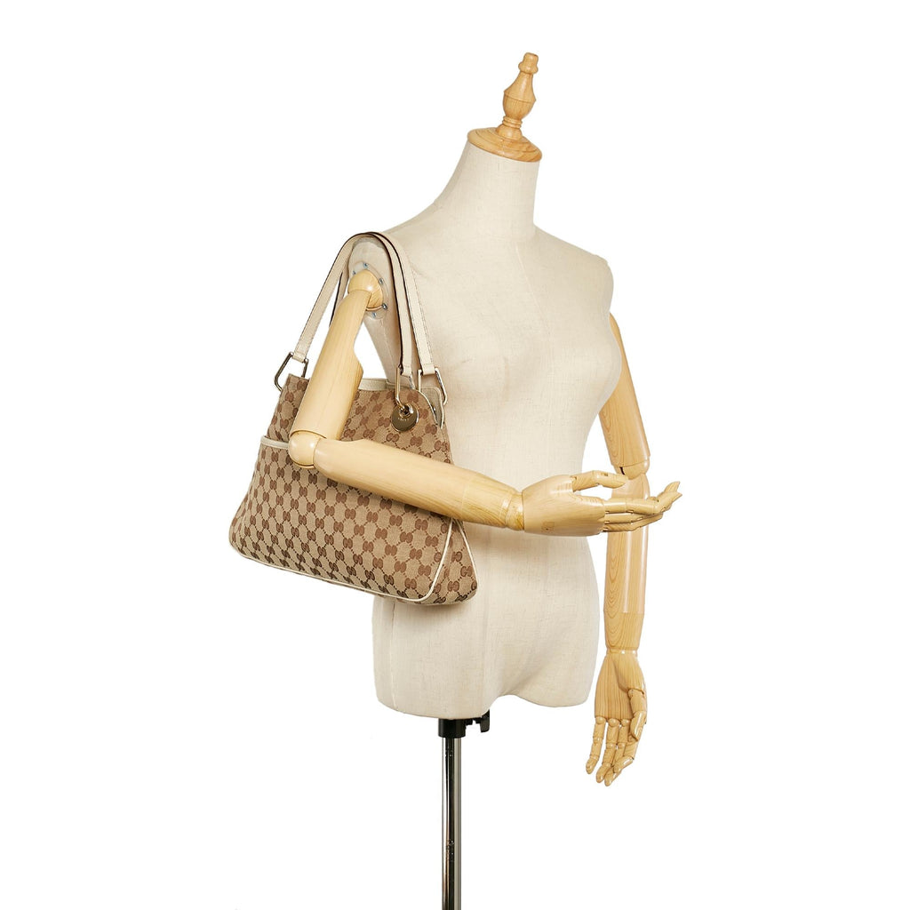 Gucci Gucci Canvas Eclipse Shoulder Bag (SHG-34061)