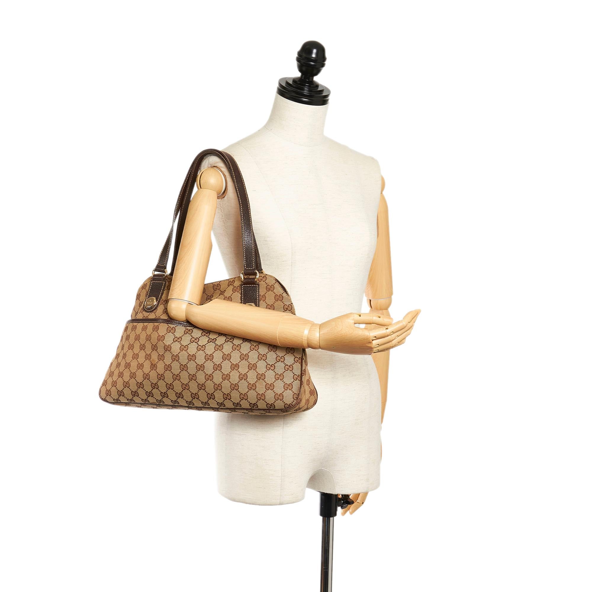 Gucci GG Canvas Eclipse Shoulder Bag (SHG-34655)