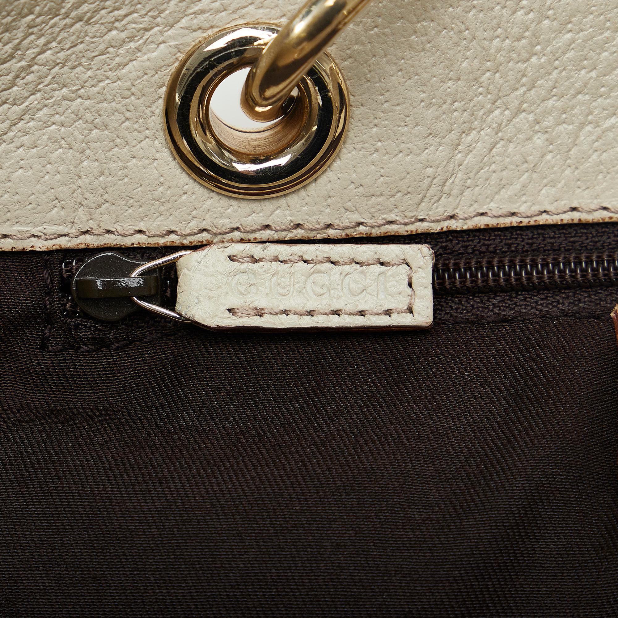 Gucci GG Canvas Eclipse Shoulder Bag (SHG-lWXVX7)