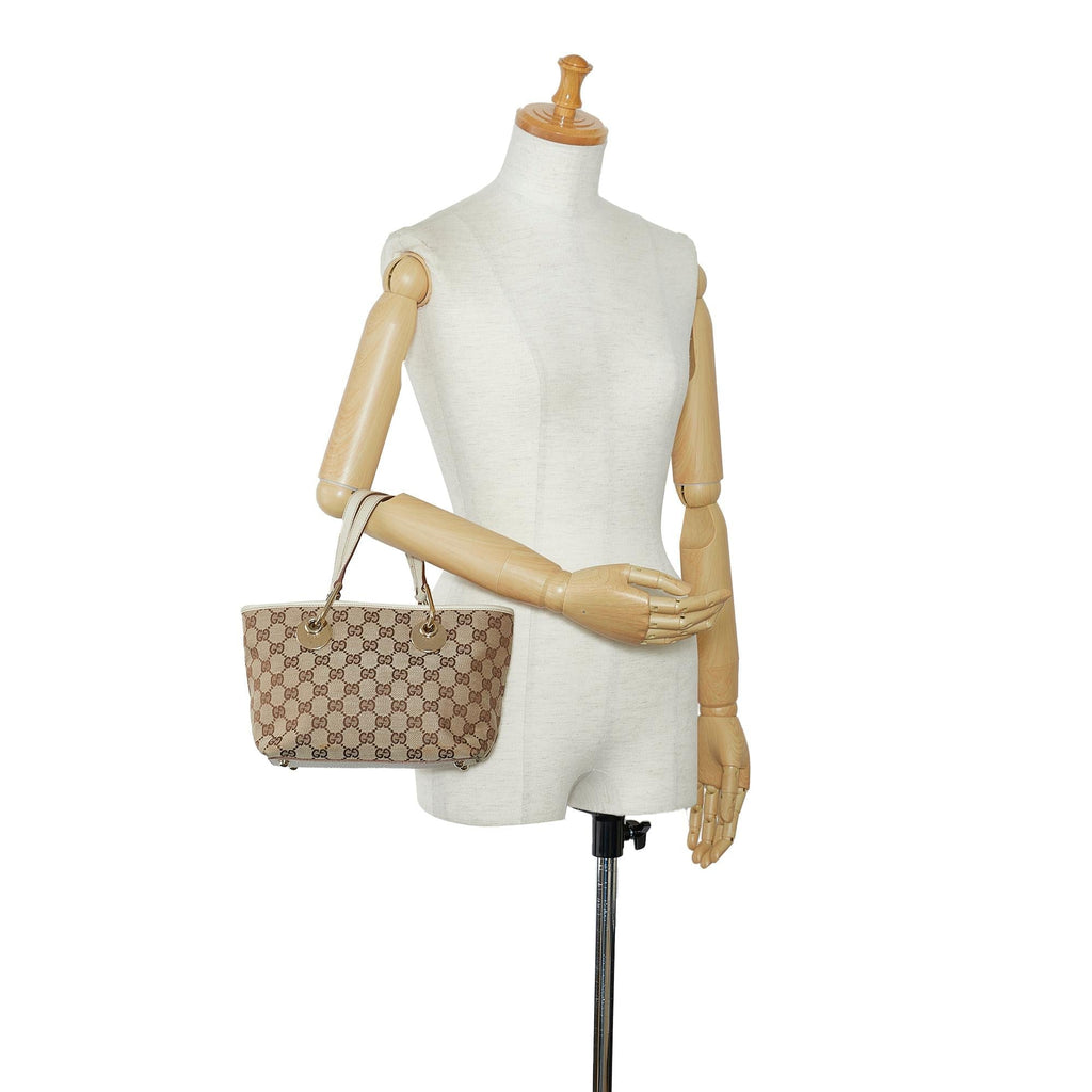 Gucci GG Canvas Eclipse Shoulder Bag (SHG-lWXVX7)