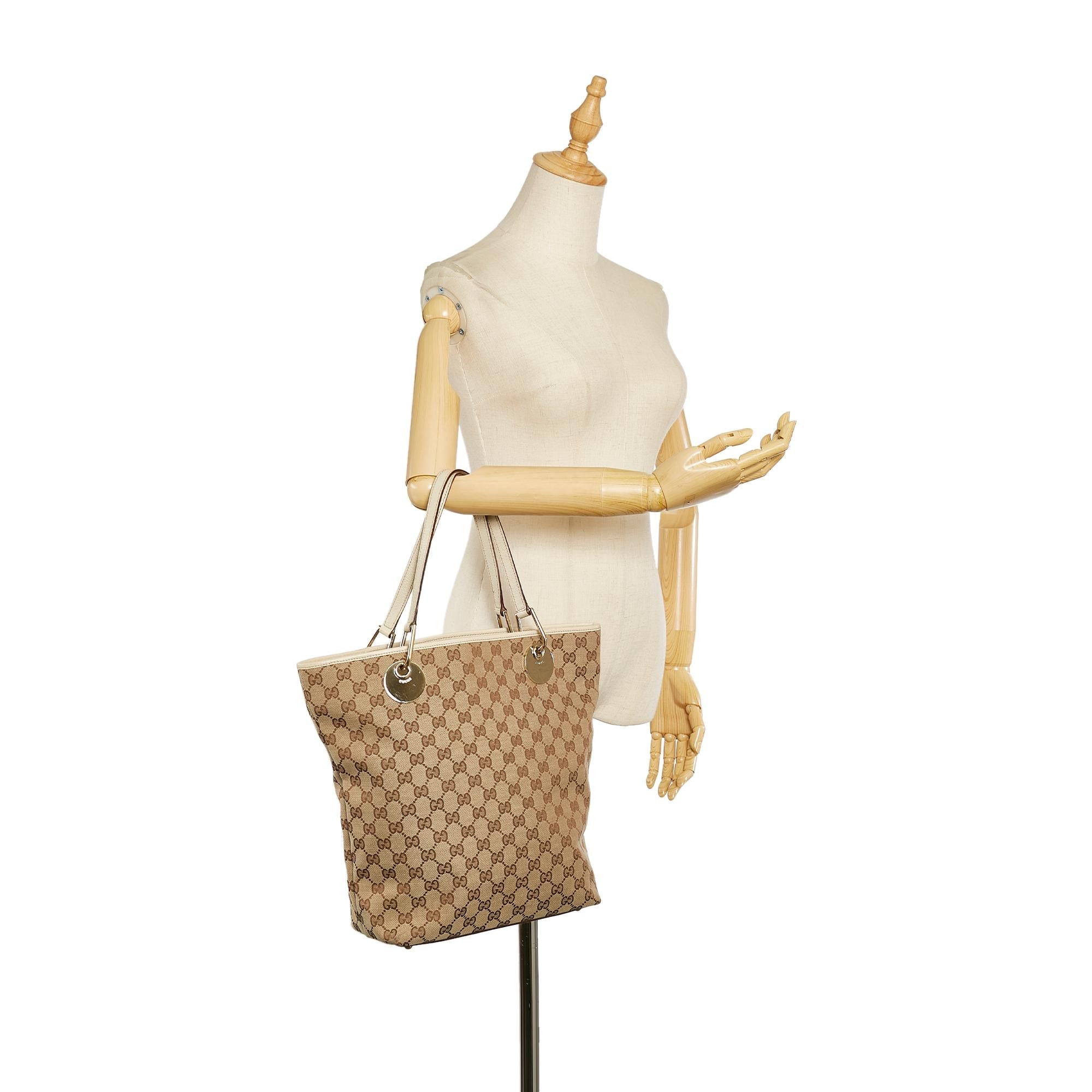 Gucci Gucci Canvas Eclipse Tote Bag (SHG-24430)
