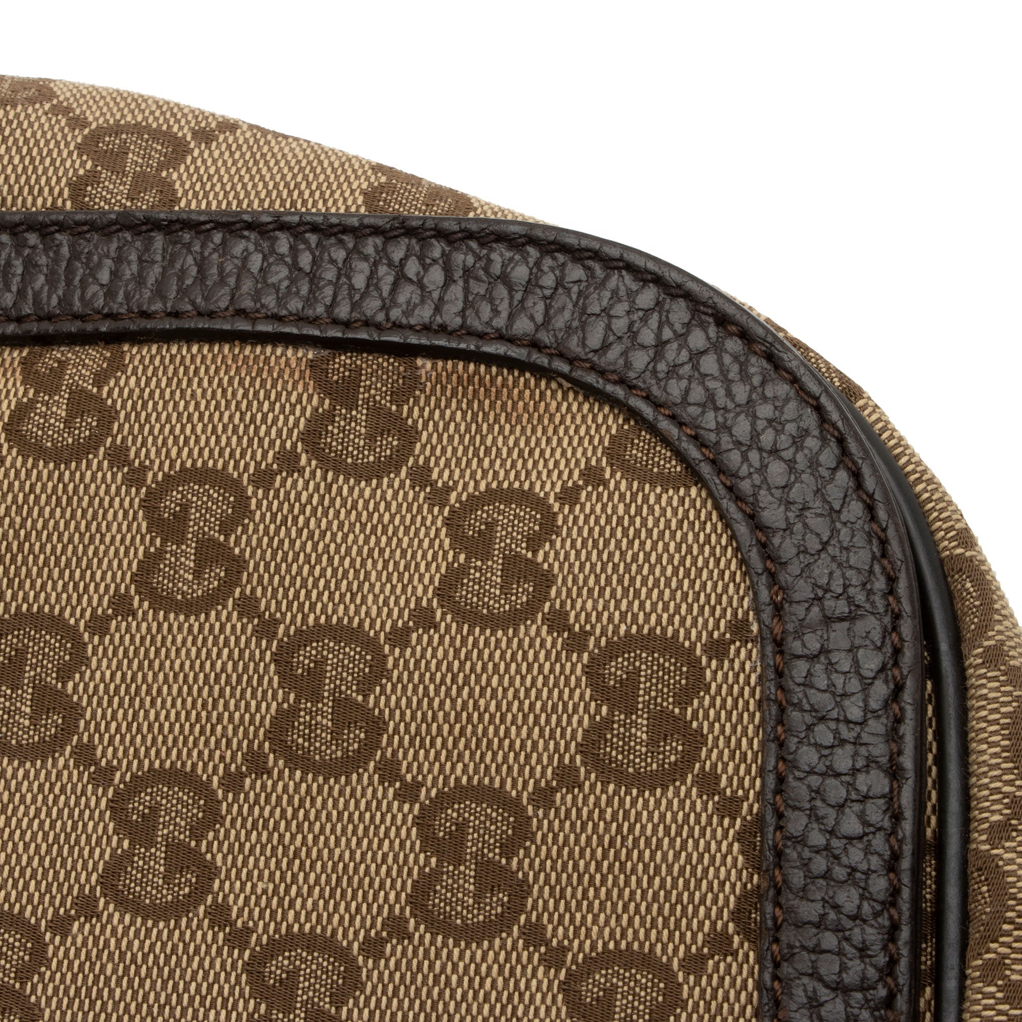 Gucci GG Canvas Flap Messenger (SHF-jreKOd)