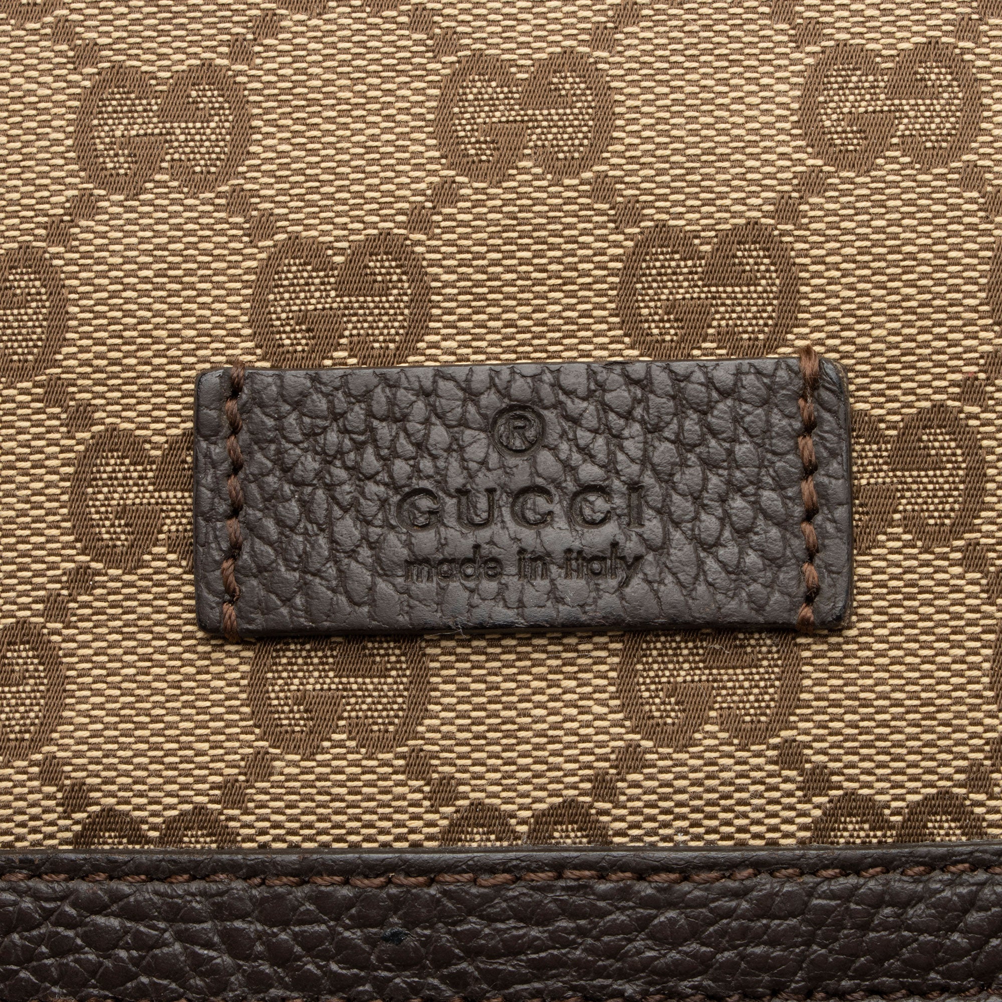 Gucci GG Canvas Flap Messenger (SHF-jreKOd)