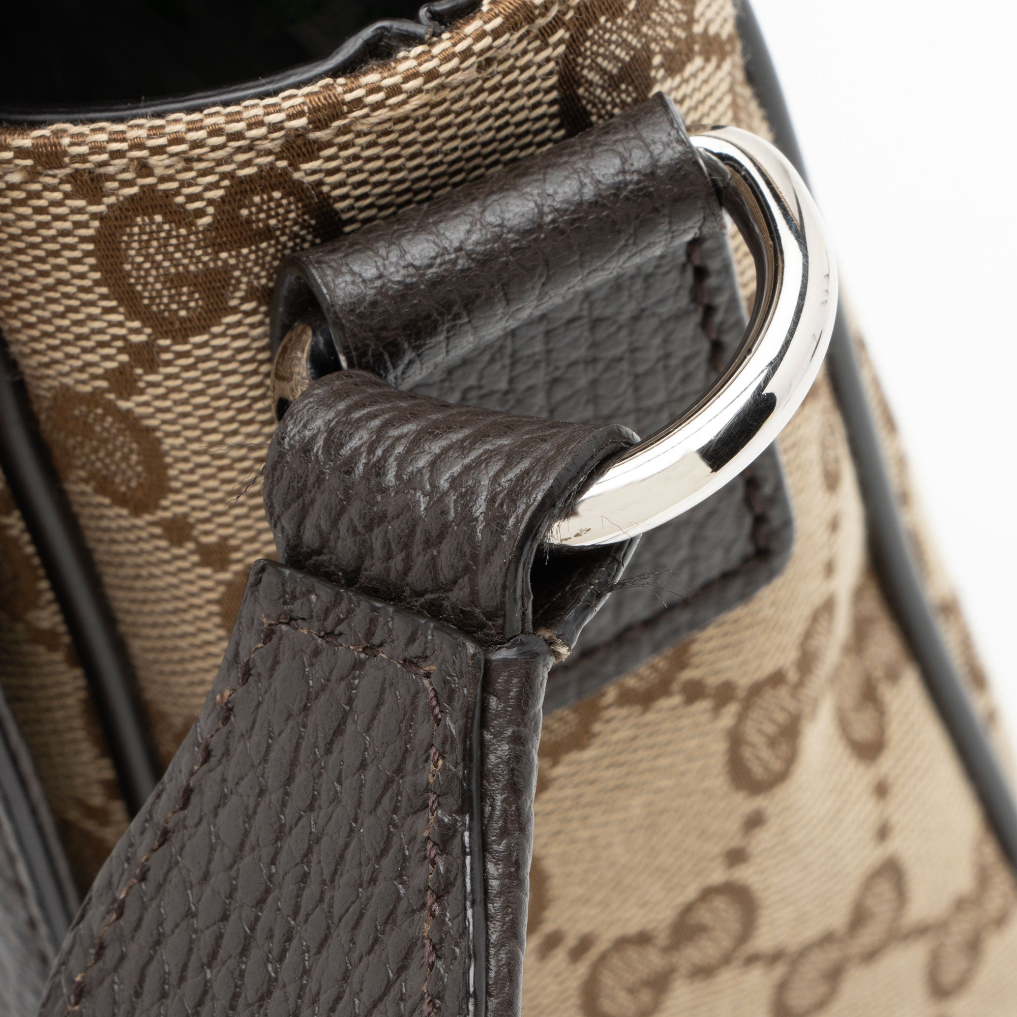 Gucci GG Canvas Flap Small MessLBger