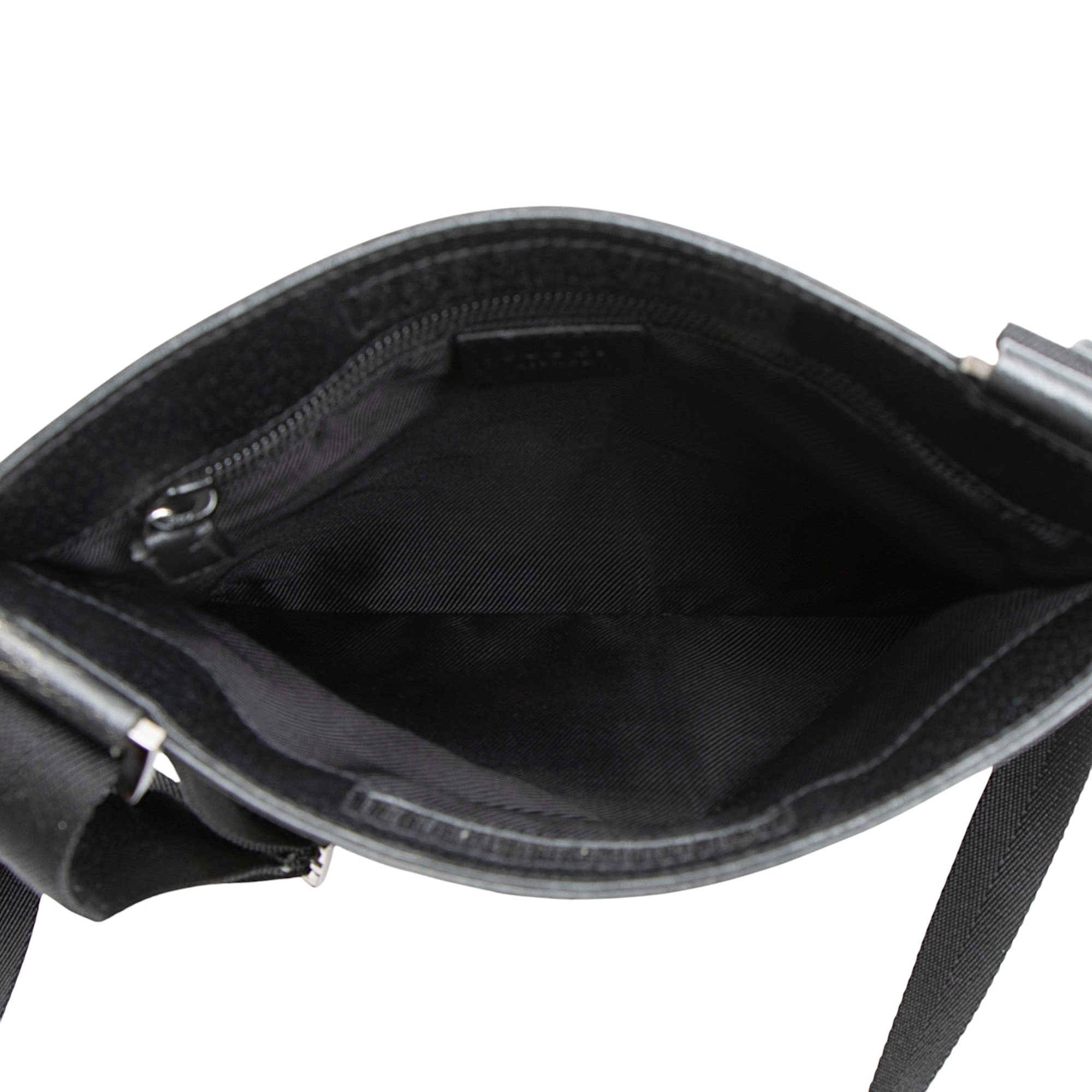 Gucci GG Canvas Flat Messenger (SHF-Br9CH5)