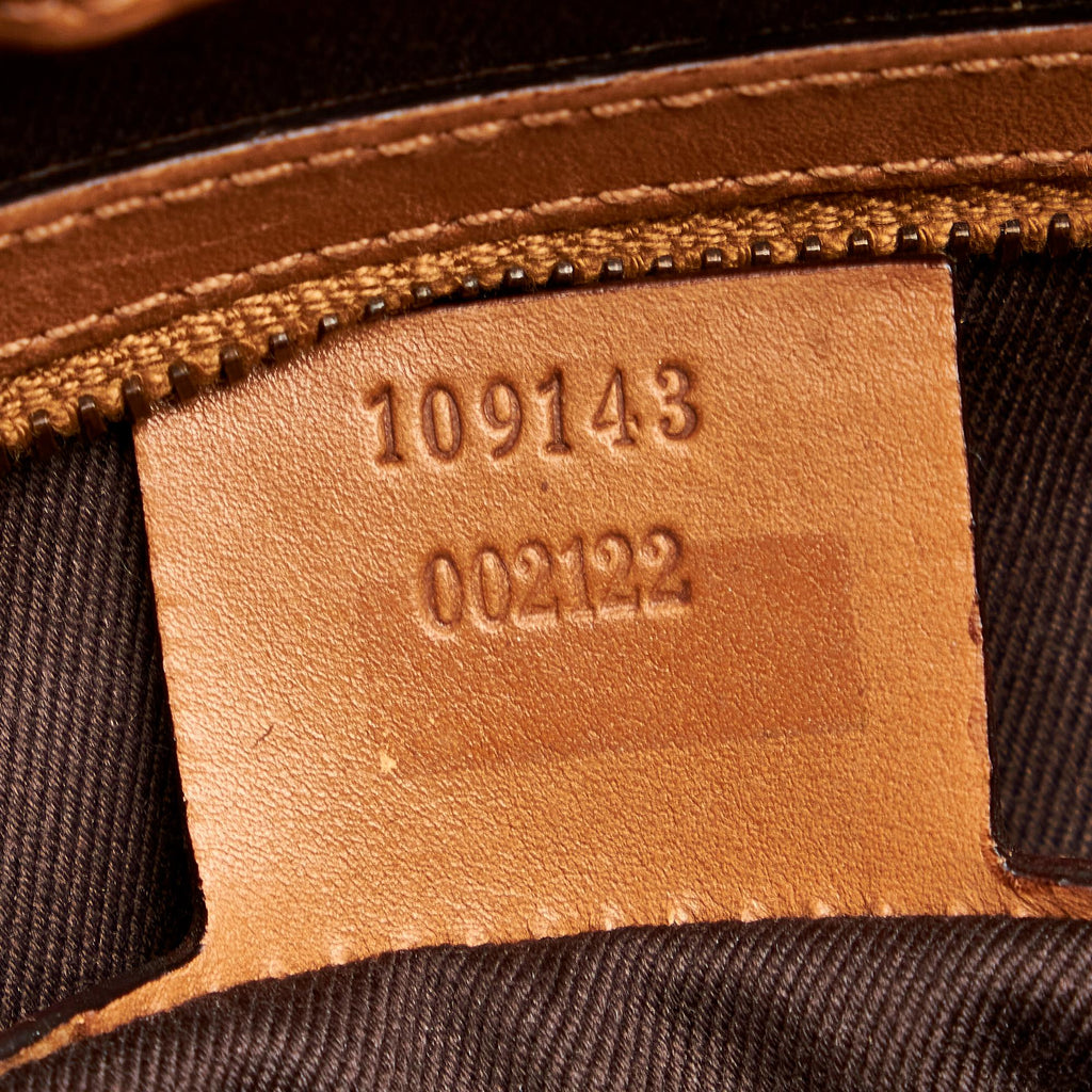 Gucci Gucci Canvas Gifford Shoulder Bag (SHG-27364)