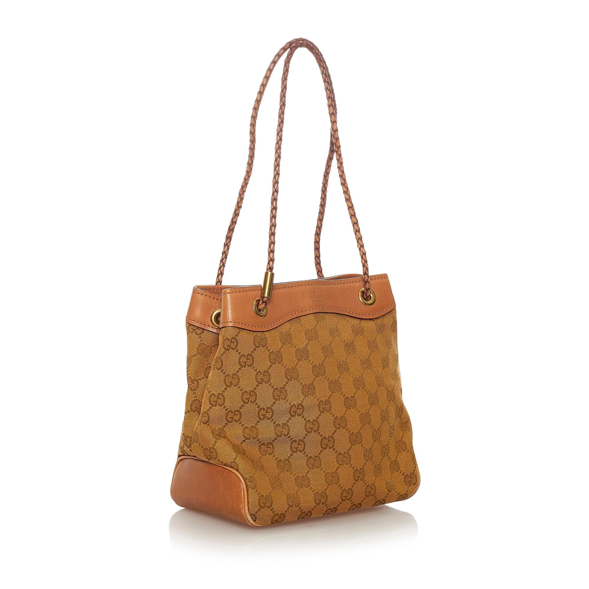 Gucci Gucci Canvas Gifford Shoulder Bag (SHG-27364)