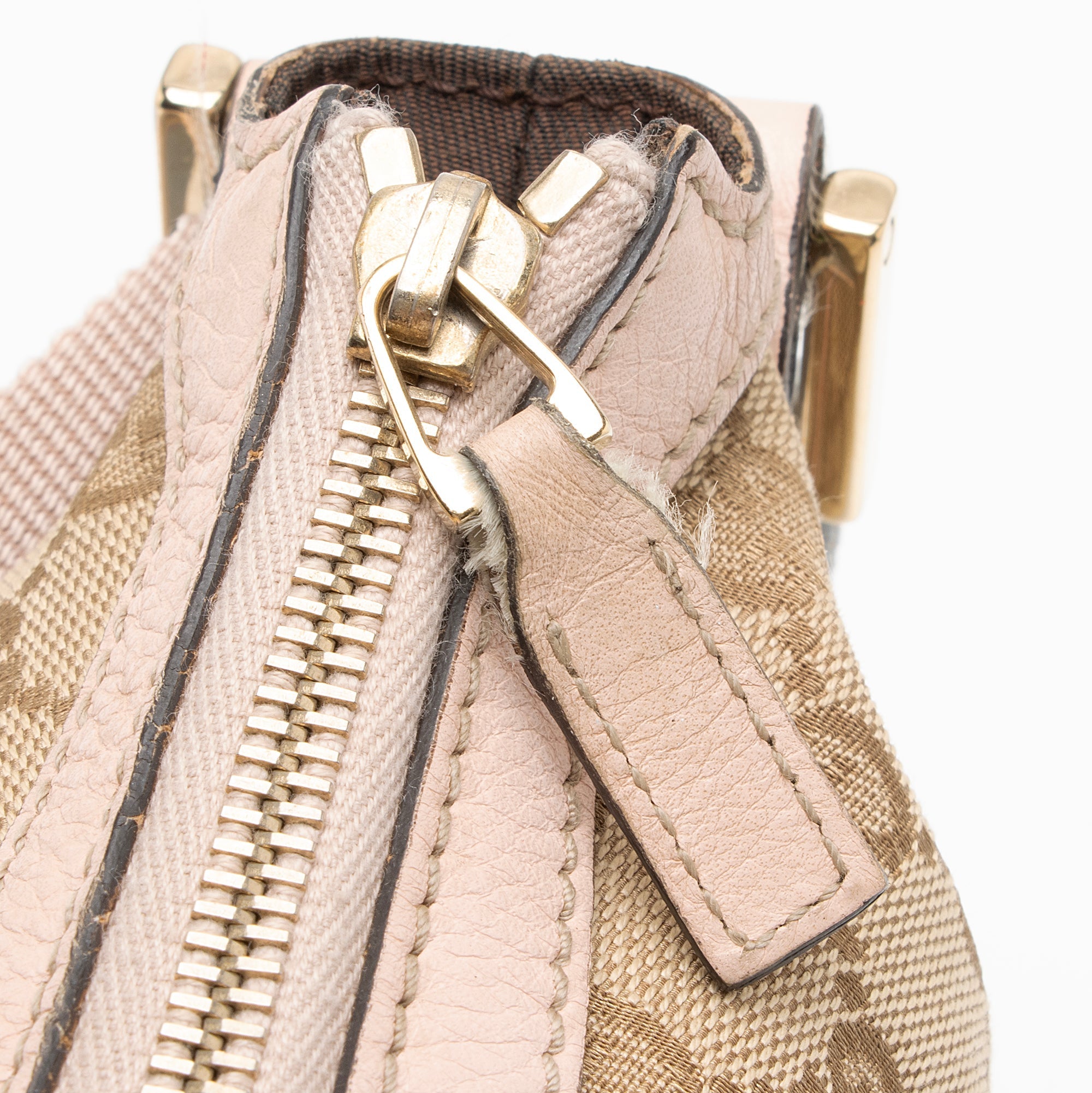 Gucci GG Canvas Half Moon Medium Messenger Bag (SHF-3lgdQ3)
