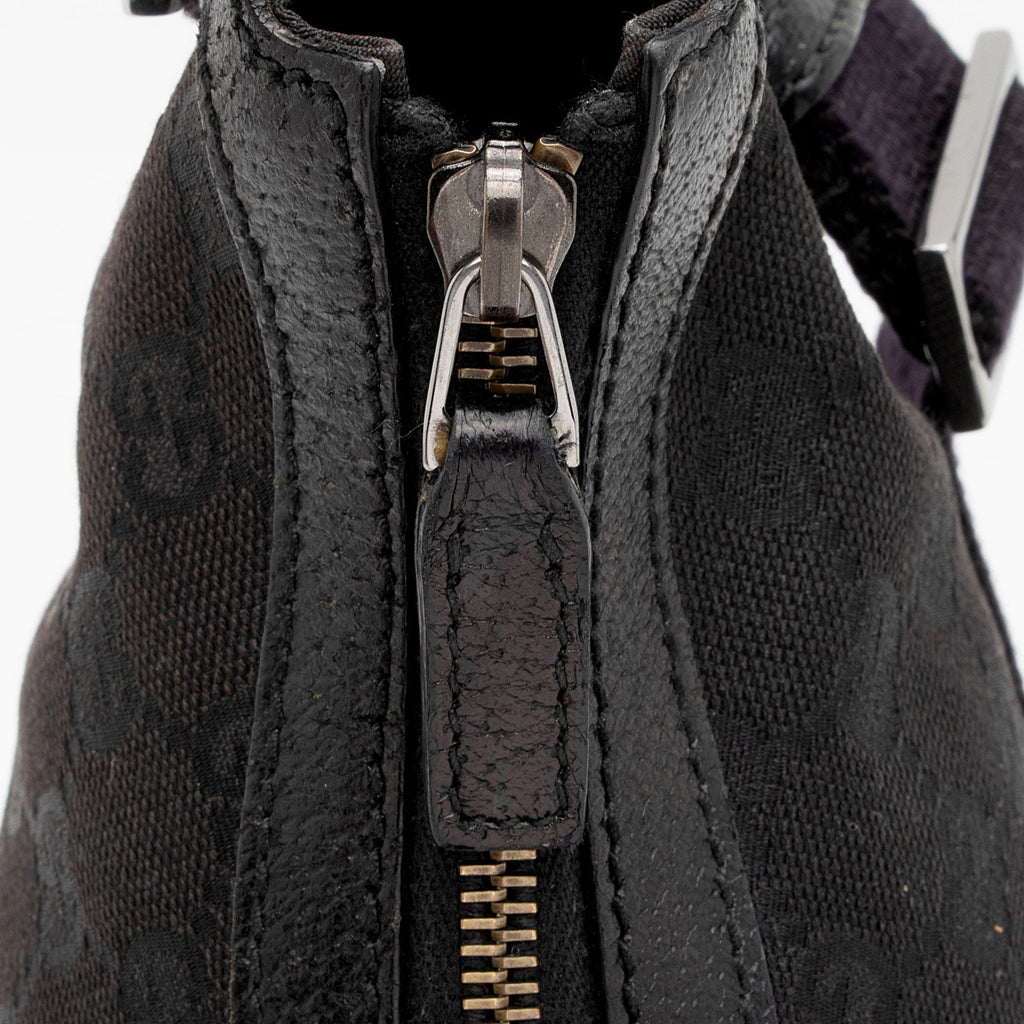 Gucci GG Canvas Half Moon Medium Messenger Bag (SHF-aTmqfv)