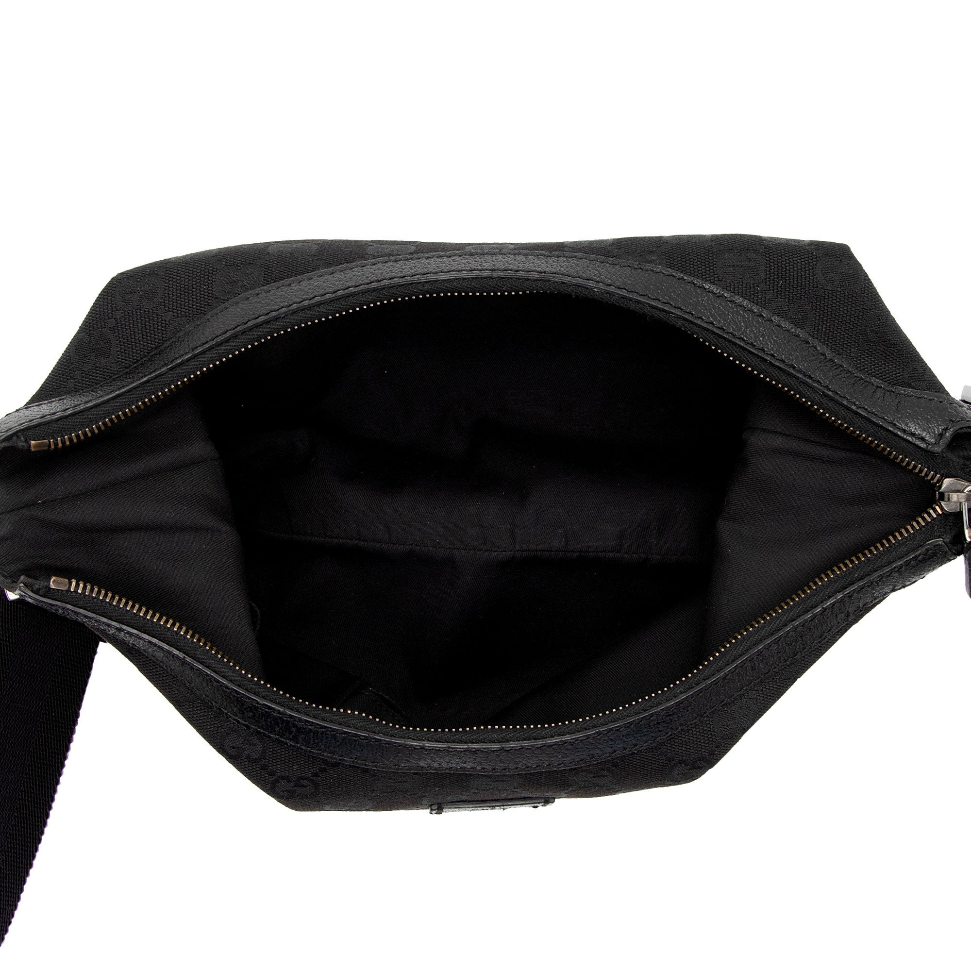 Gucci GG Canvas Half Moon Medium Messenger Bag (SHF-aTmqfv)
