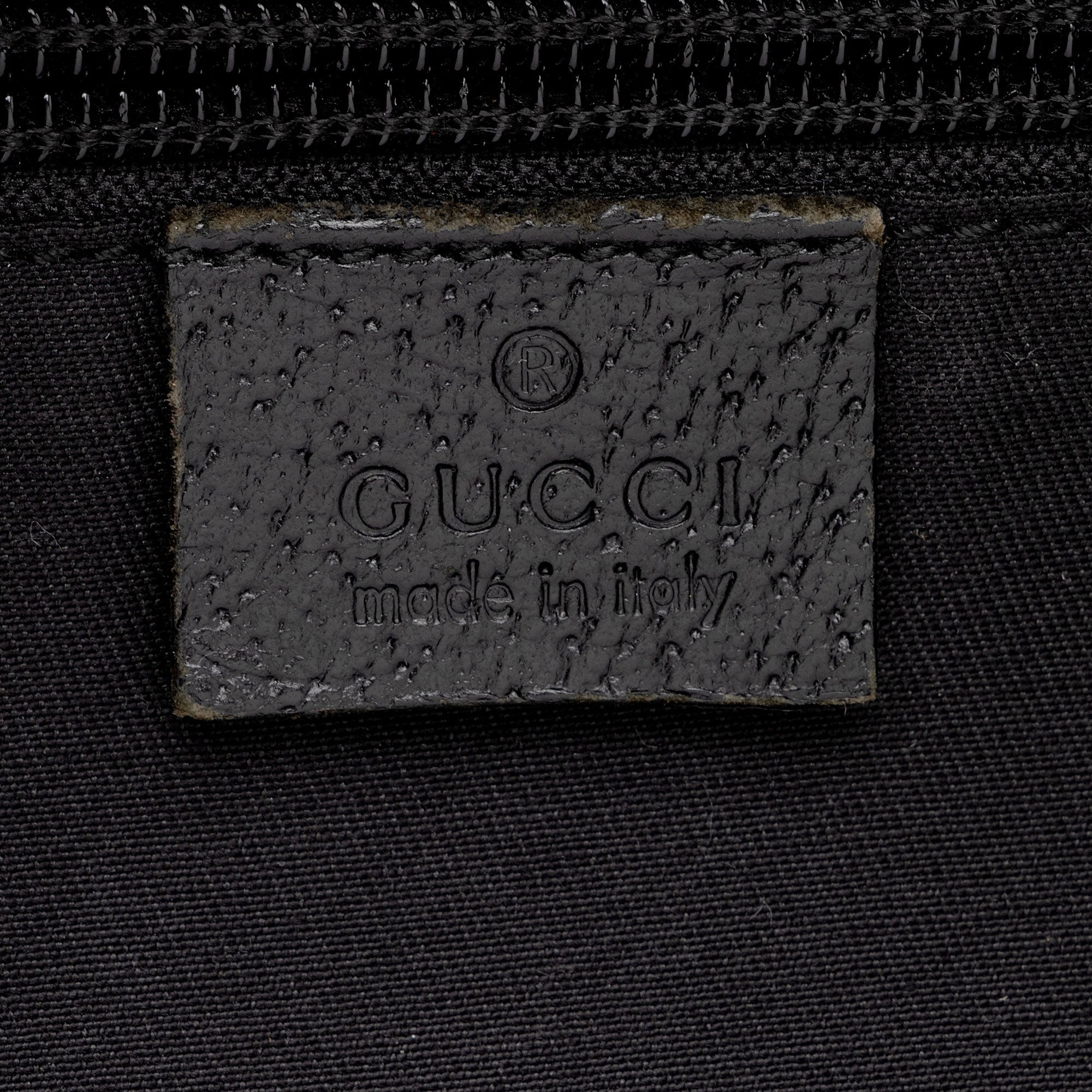 Gucci GG Canvas Half Moon Medium Messenger Bag (SHF-aTmqfv)