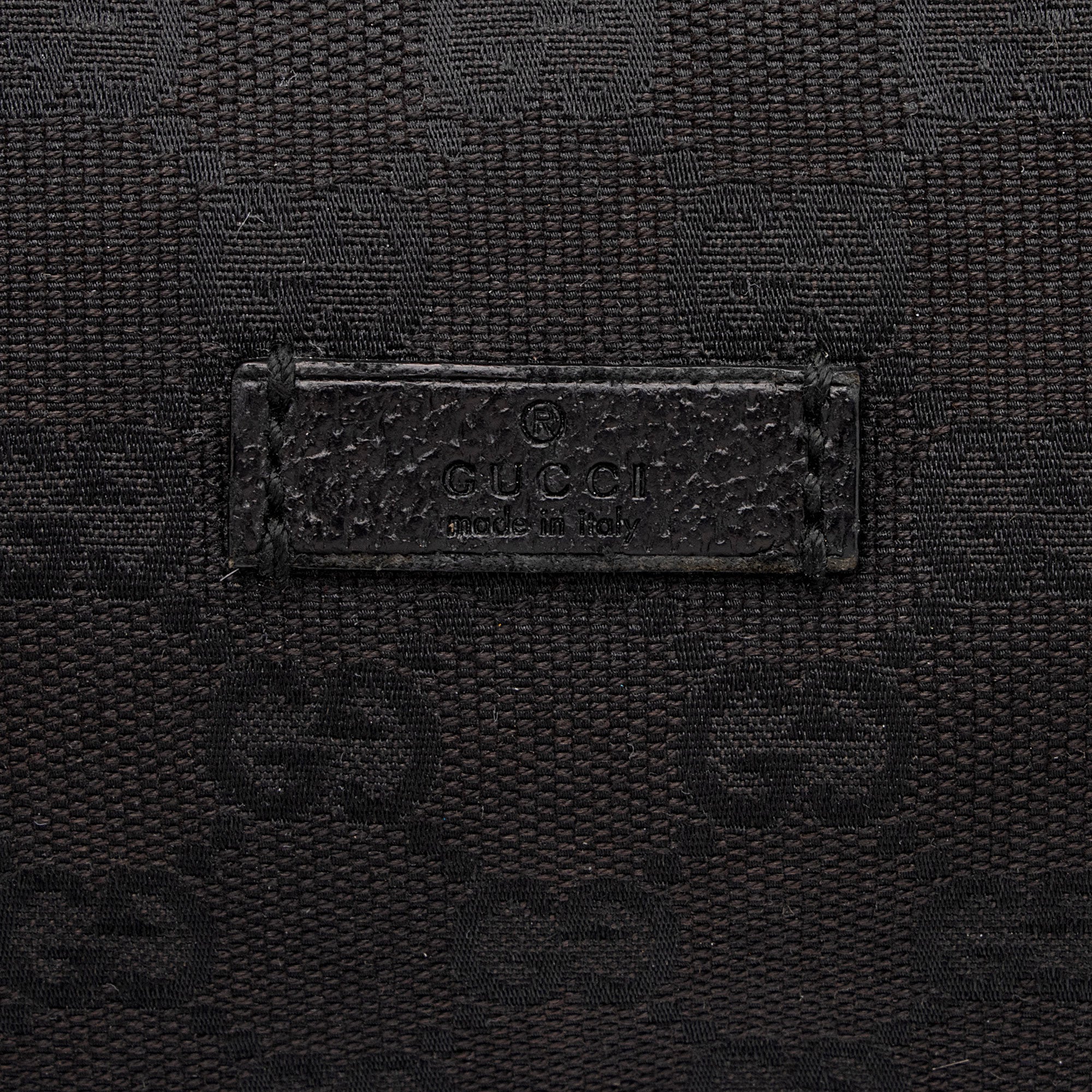 Gucci GG Canvas Half Moon Medium Messenger Bag (SHF-aTmqfv)