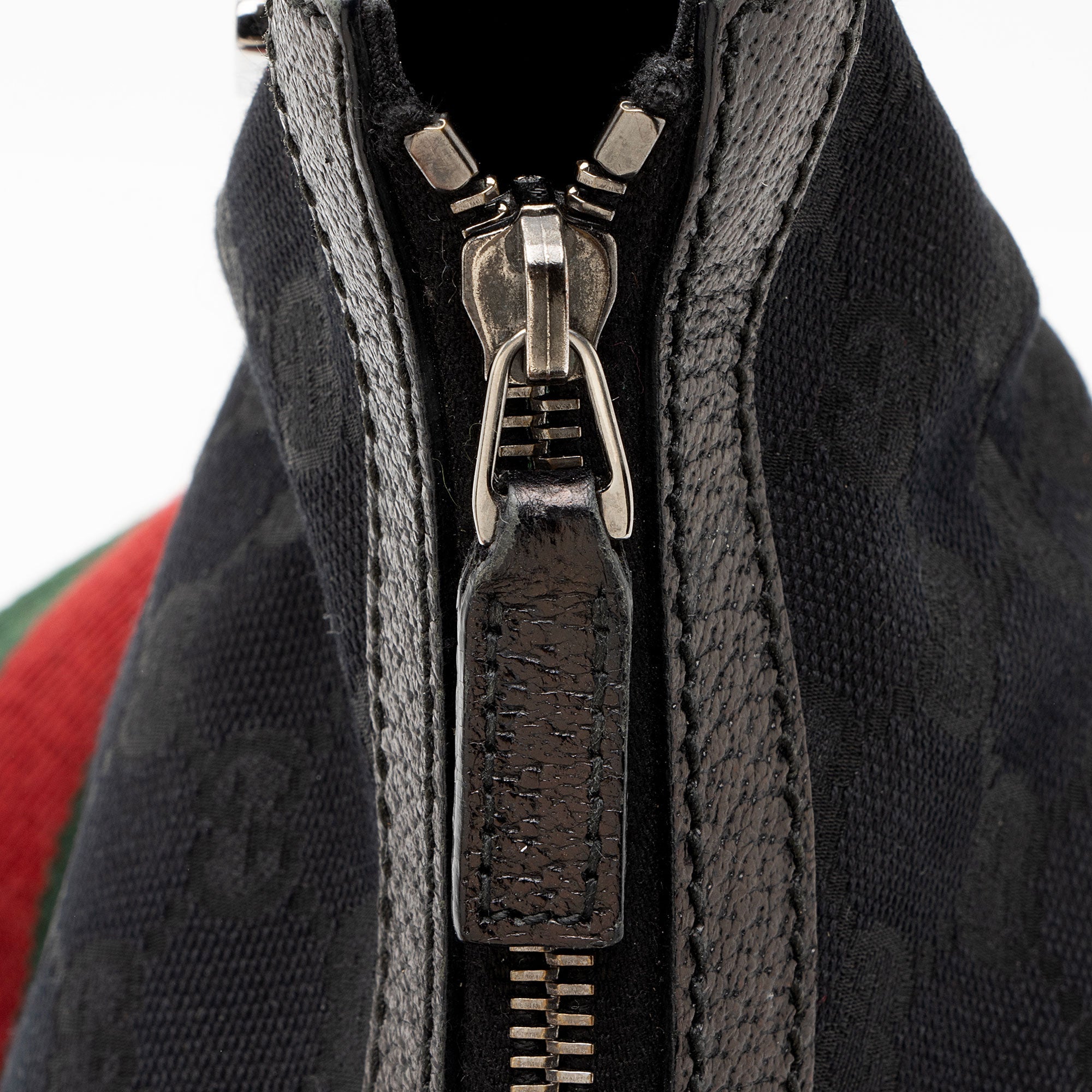 Gucci GG Canvas Half Moon Medium MessLBger