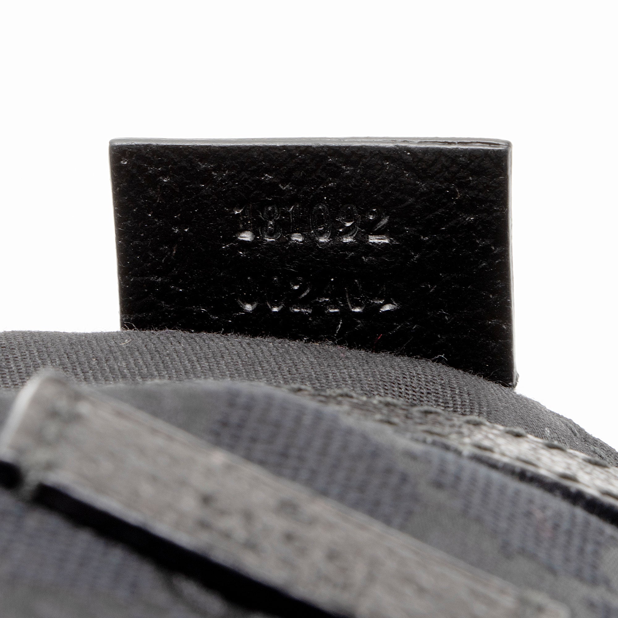 Gucci GG Canvas Half Moon Medium MessLBger