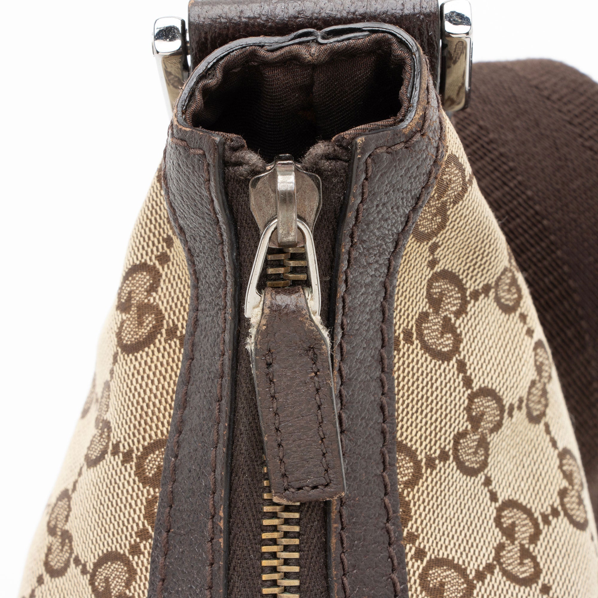 Gucci GG Canvas Half Moon Medium MessLBger