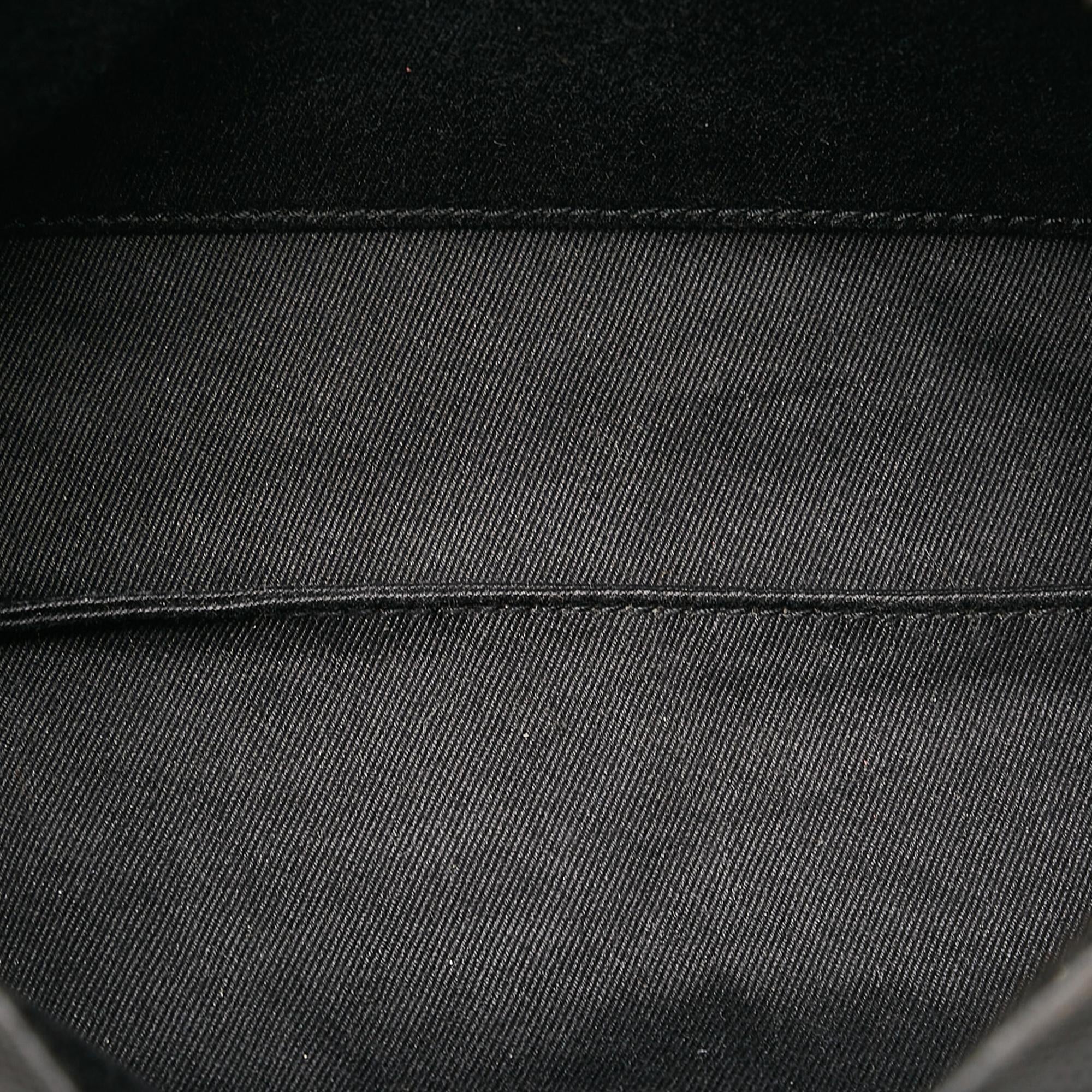 Gucci Gucci Canvas Handbag (SHG-29272)