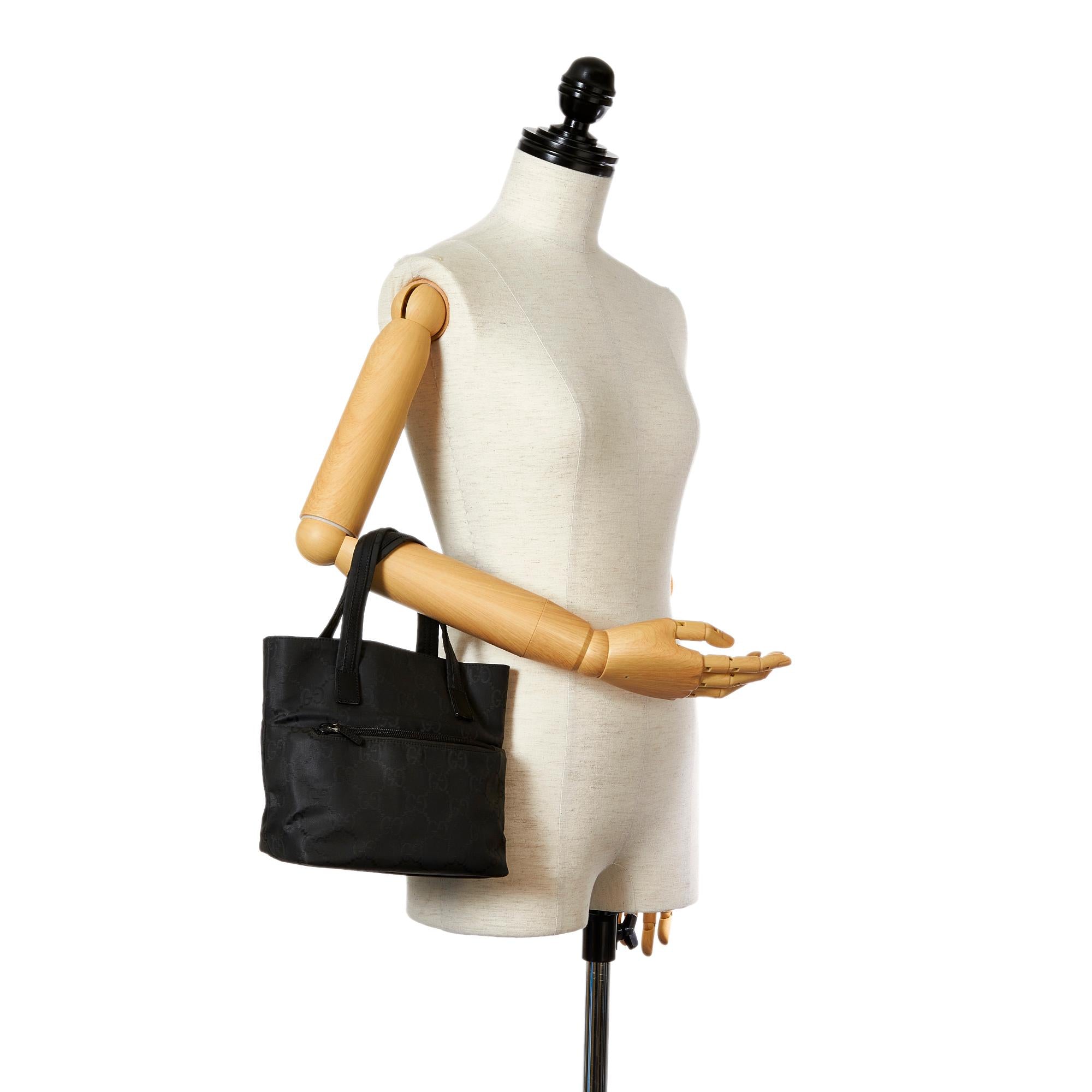 Gucci Gucci Canvas Handbag (SHG-31856)