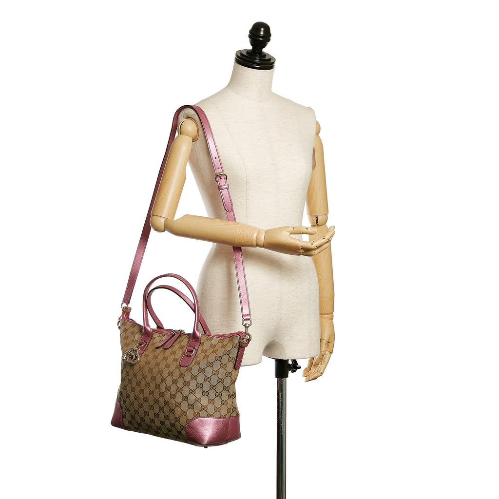 Gucci Gucci Canvas Heart Bit Satchel (SHG-32482)