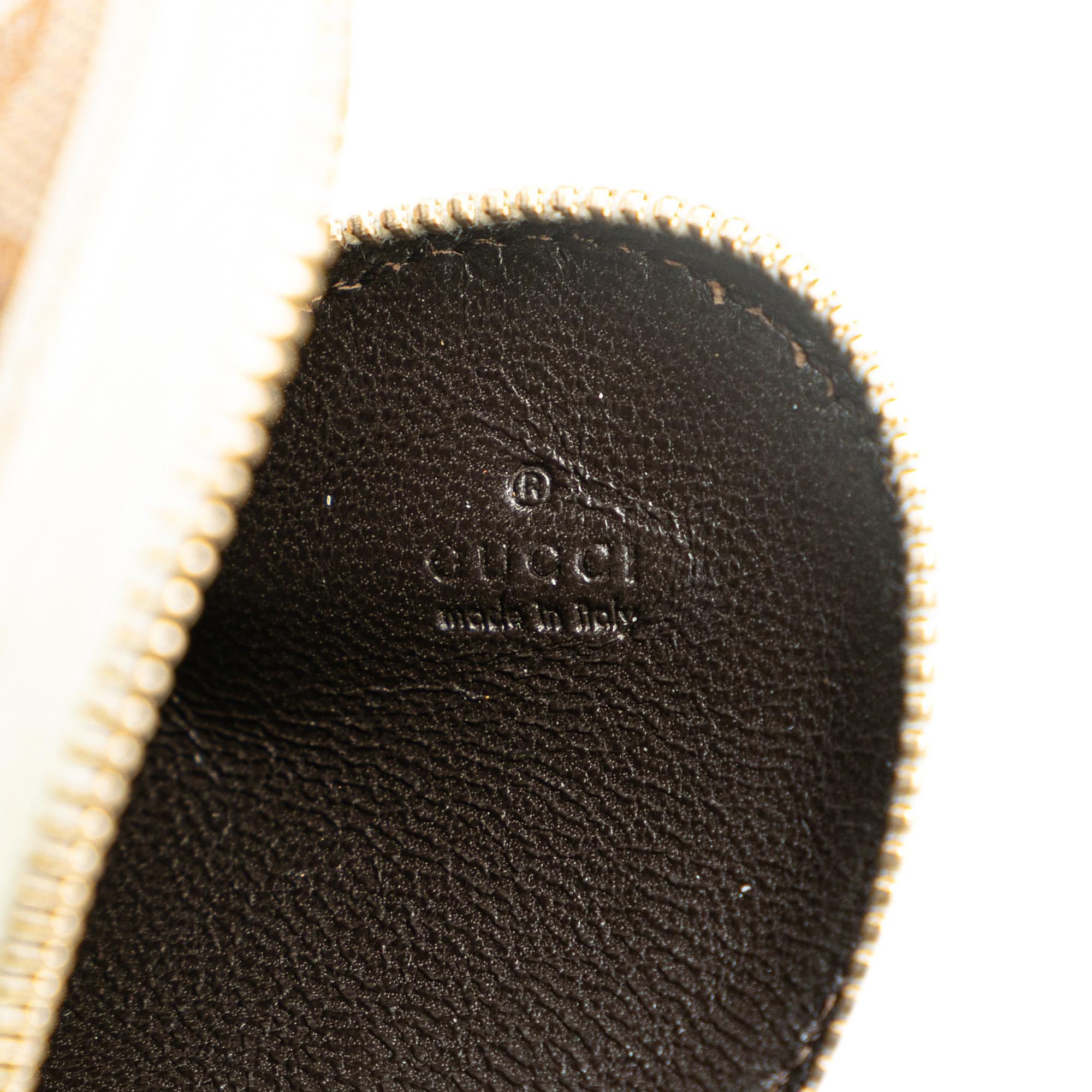 Gucci GG Canvas Heart Pouch (SHG-q2sF4m)