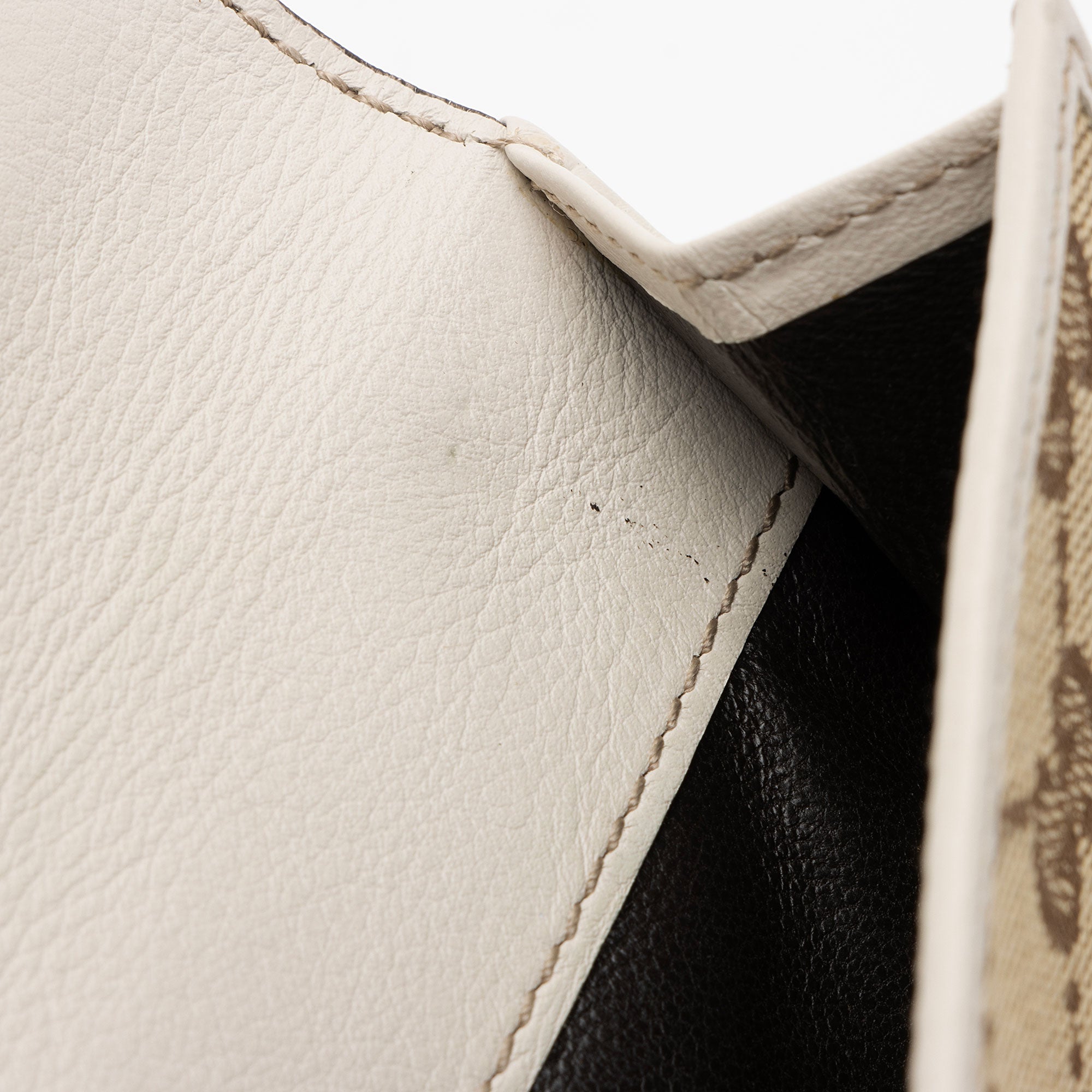 Gucci GG Canvas Heart Script Continental Wallet (SHF-6kTDdx)
