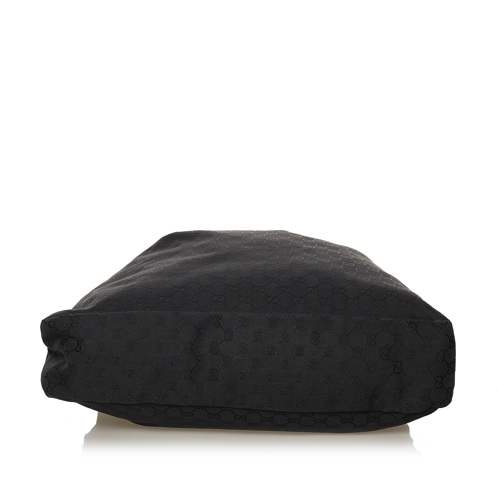 Gucci Gucci Canvas Hobo Bag (SHG-29173)