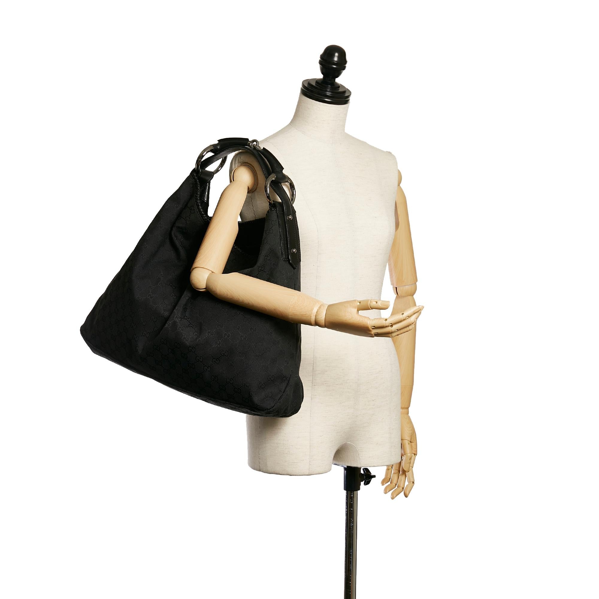 Gucci Gucci Canvas Hobo Bag (SHG-29173)