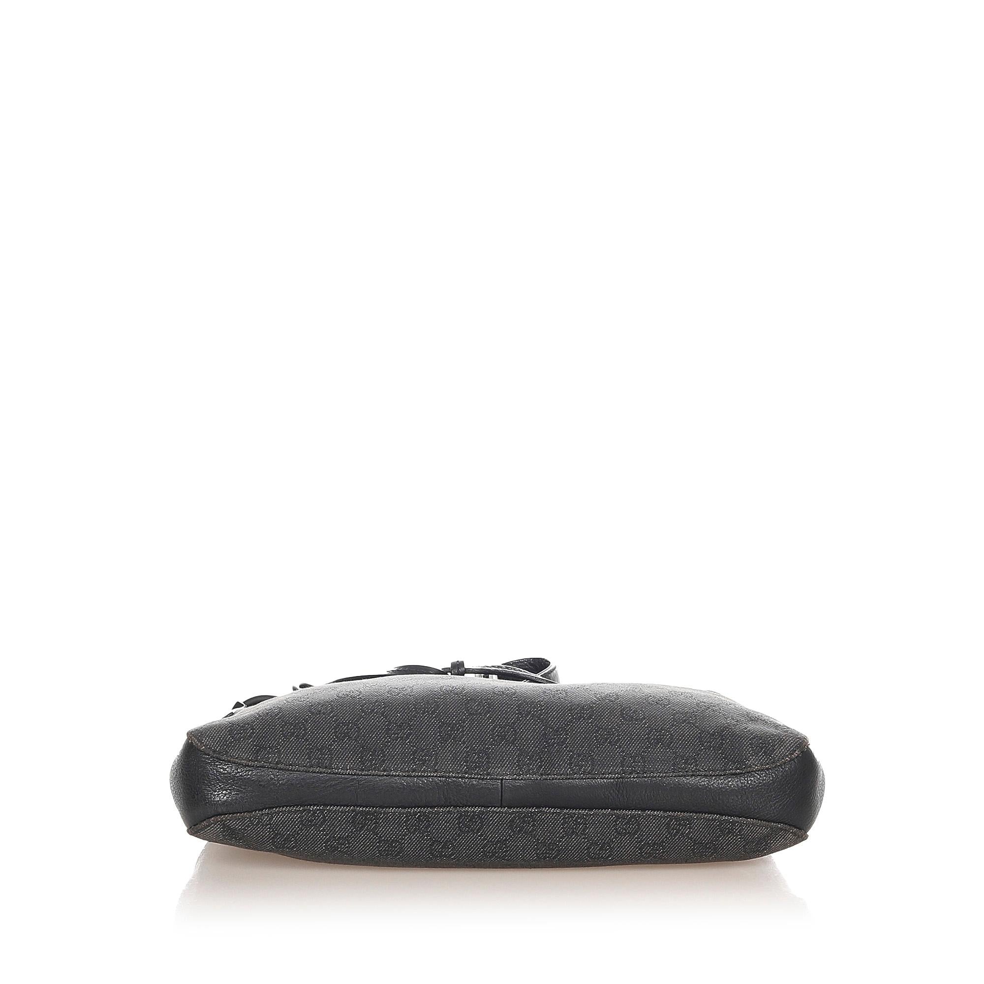 Gucci Gucci Canvas Horsebit Shoulder Bag (SHG-32126)