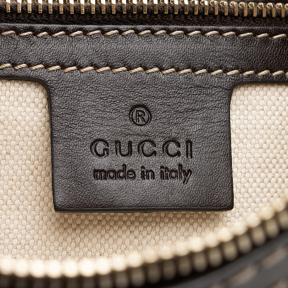 Gucci Gucci Canvas Interlocking Heart Crossbody Bag (SHF-21469)