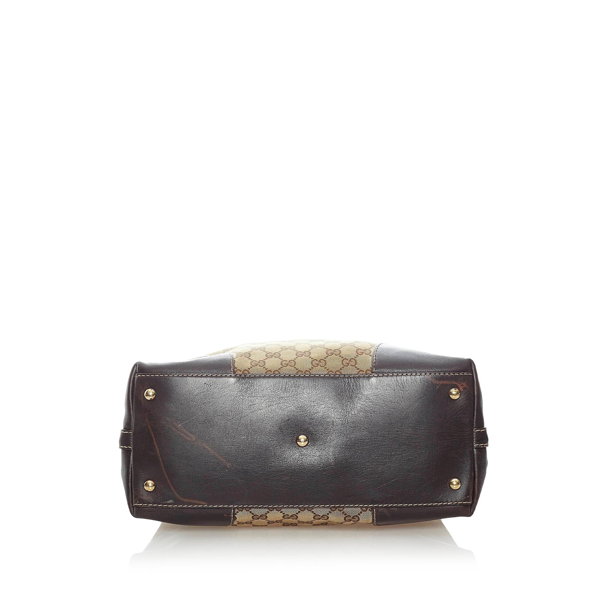Gucci Gucci Canvas Lovely Shoulder Bag (SHG-32974)