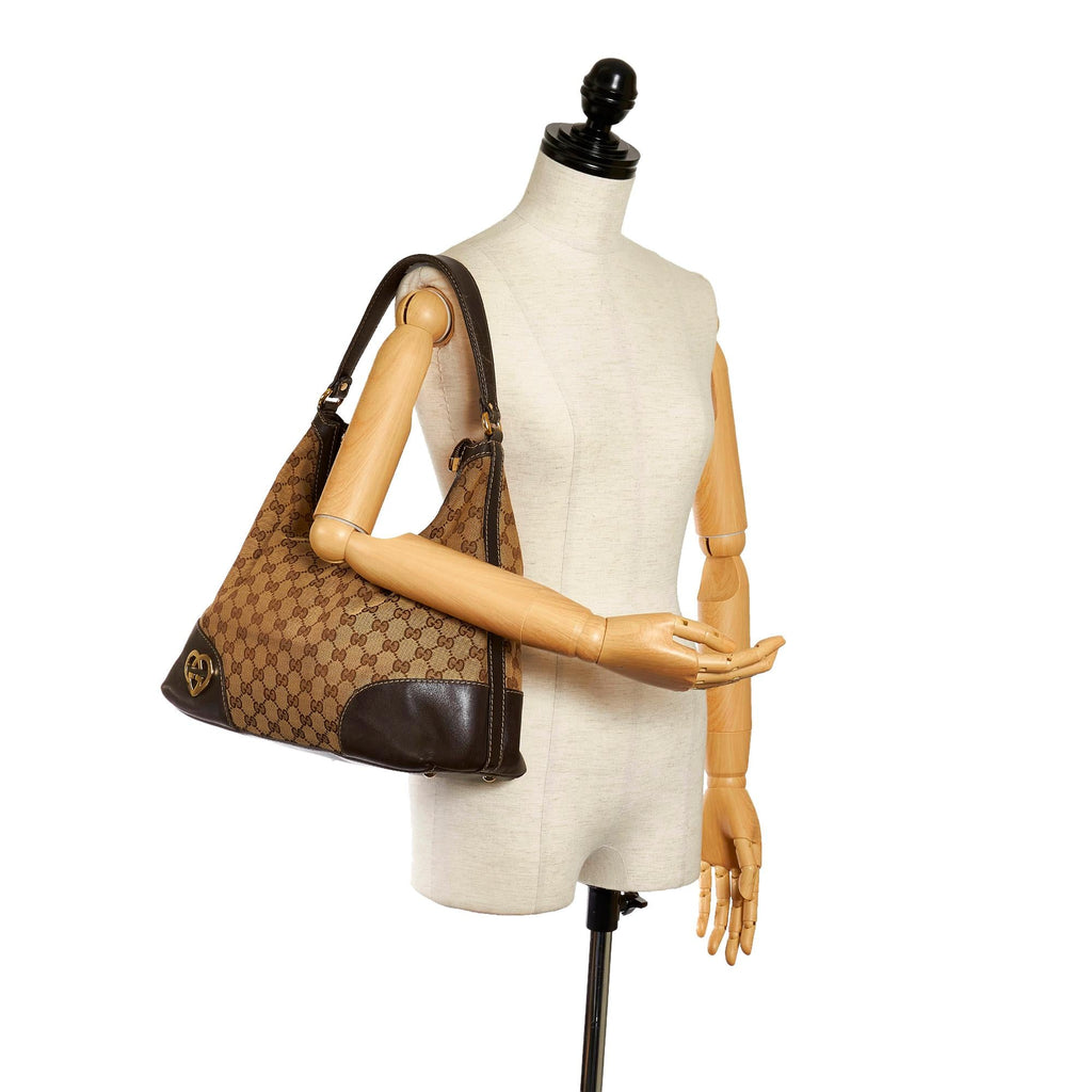 Gucci Gucci Canvas Lovely Shoulder Bag (SHG-32974)
