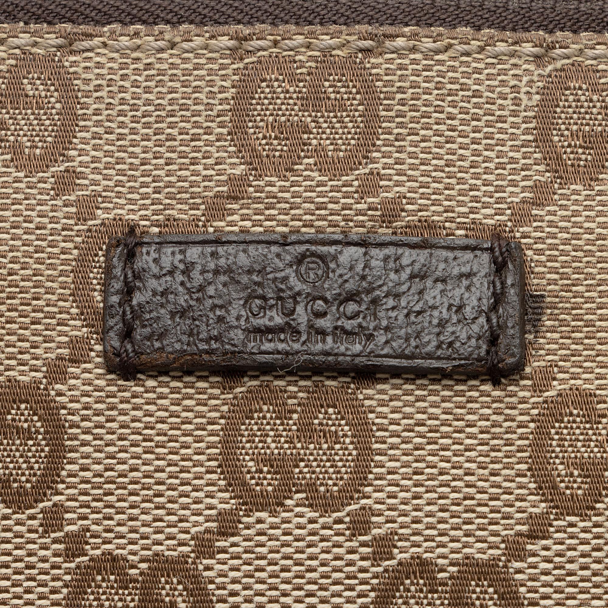 Gucci GG Canvas Medium Messenger Bag (SHF-xVfo2X)