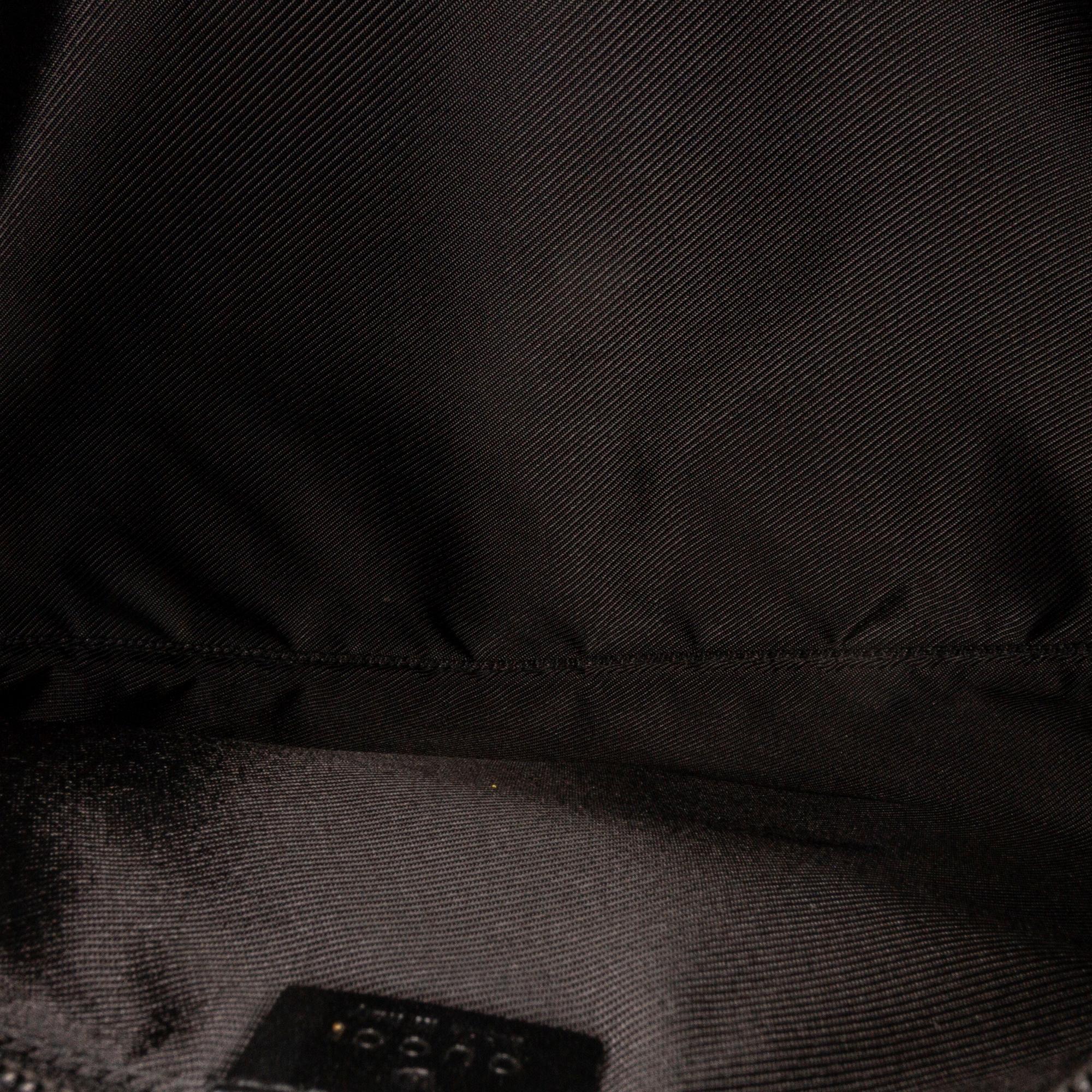 Gucci Gucci Canvas Messenger Bag (SHG-32770)