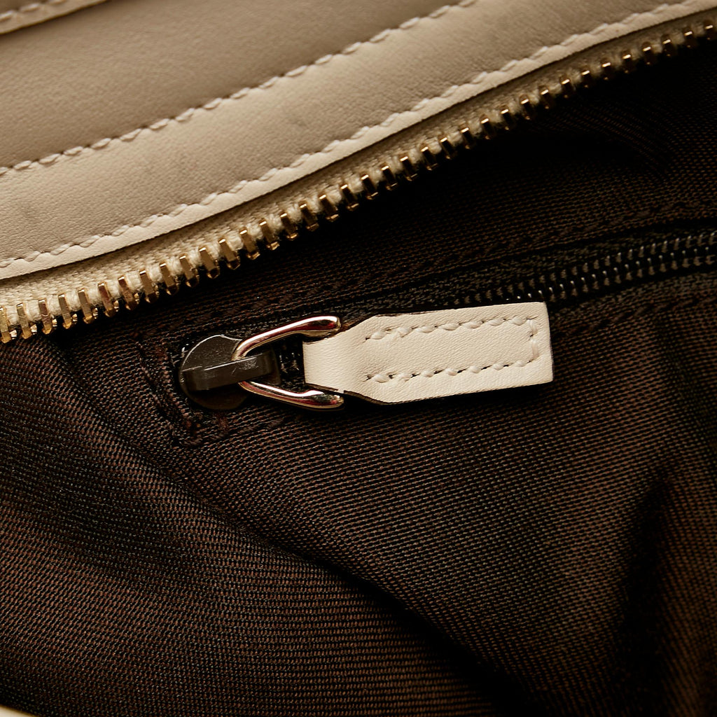 Gucci GG Canvas Messenger Bag (SHG-35280)