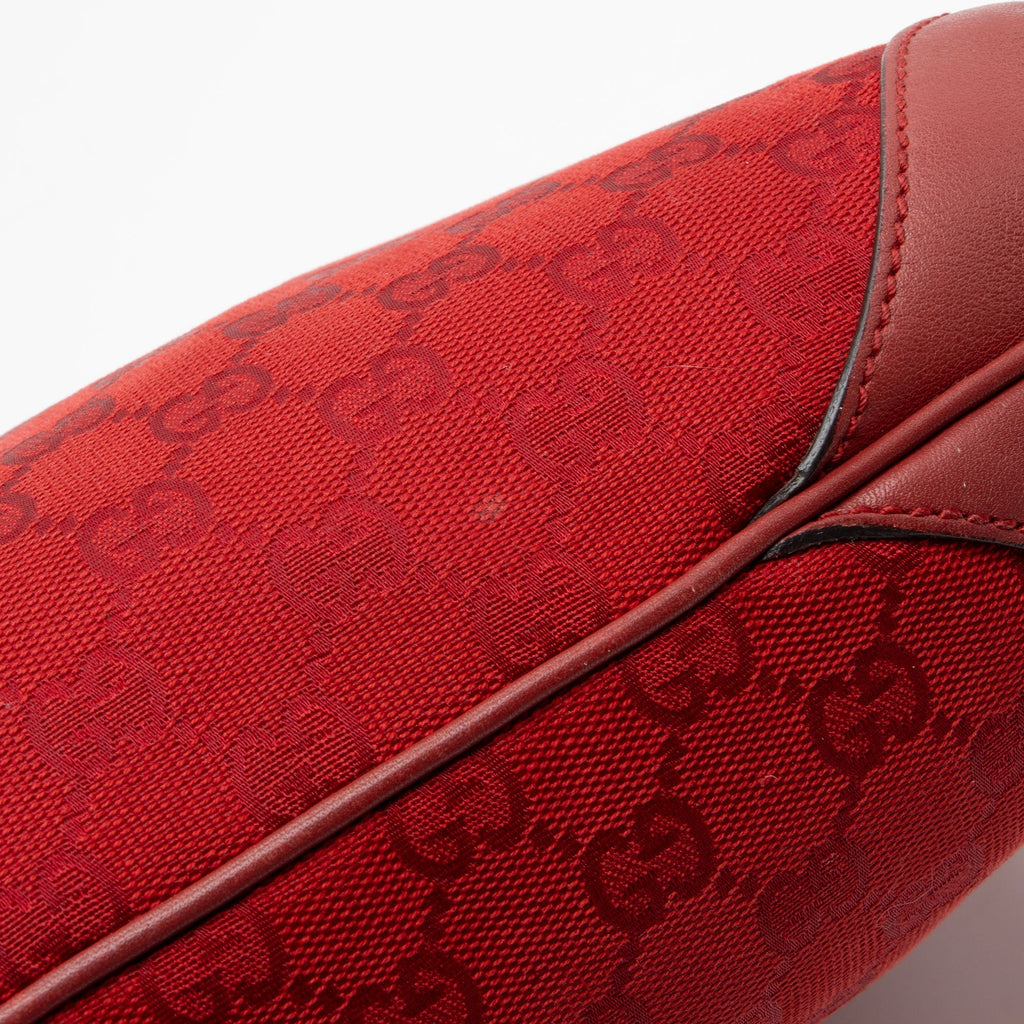 Gucci GG Canvas Shoulder Bag (SHF-zFLqxt)