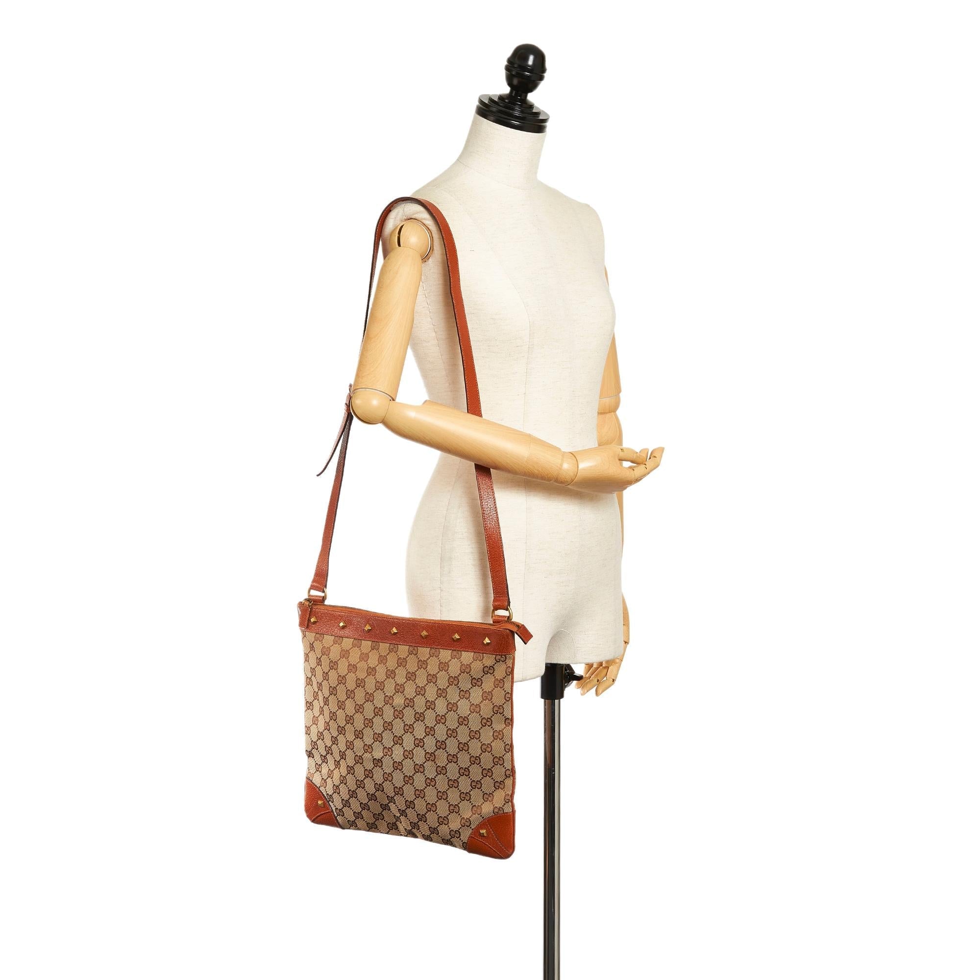 Gucci Gucci Canvas Nailhead Crossbody Bag (SHG-33698)