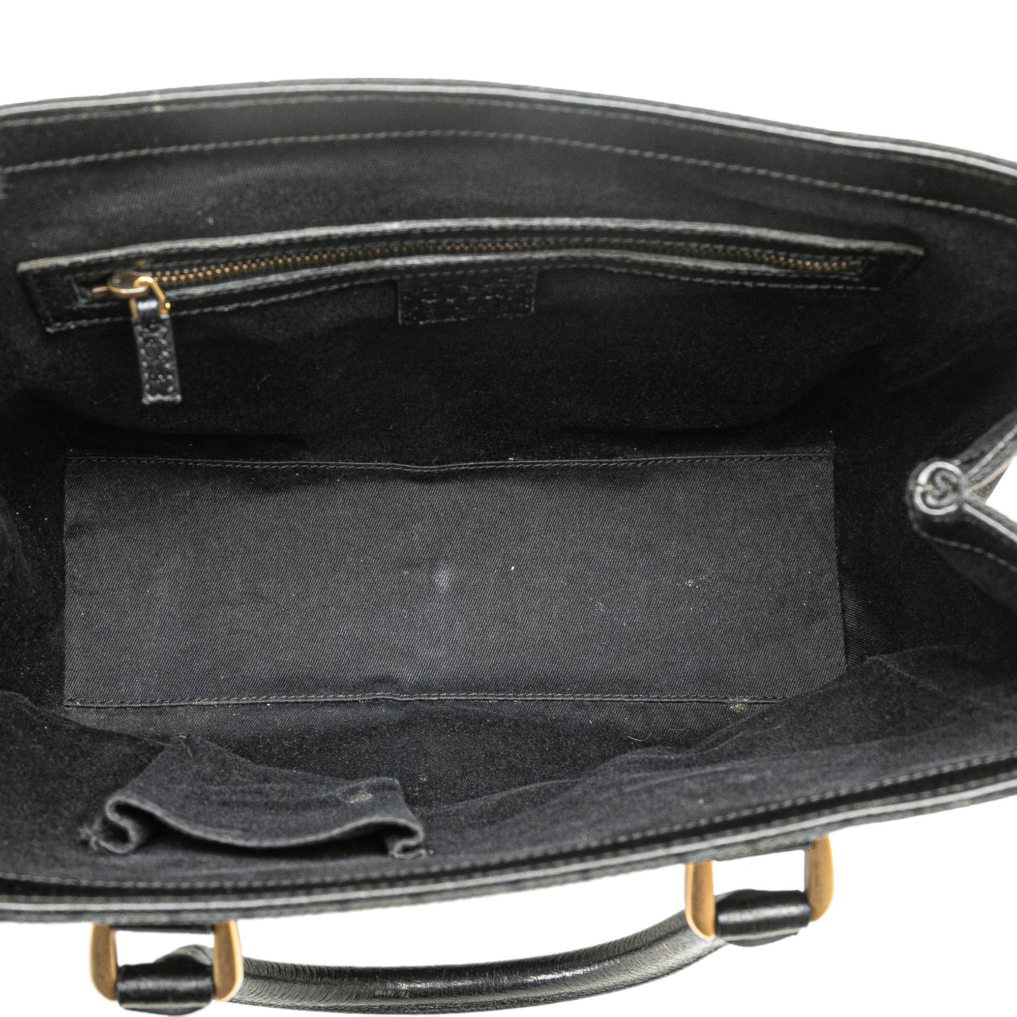 Gucci GG Canvas Nailhead Handbag (SHG-G7fCTF)