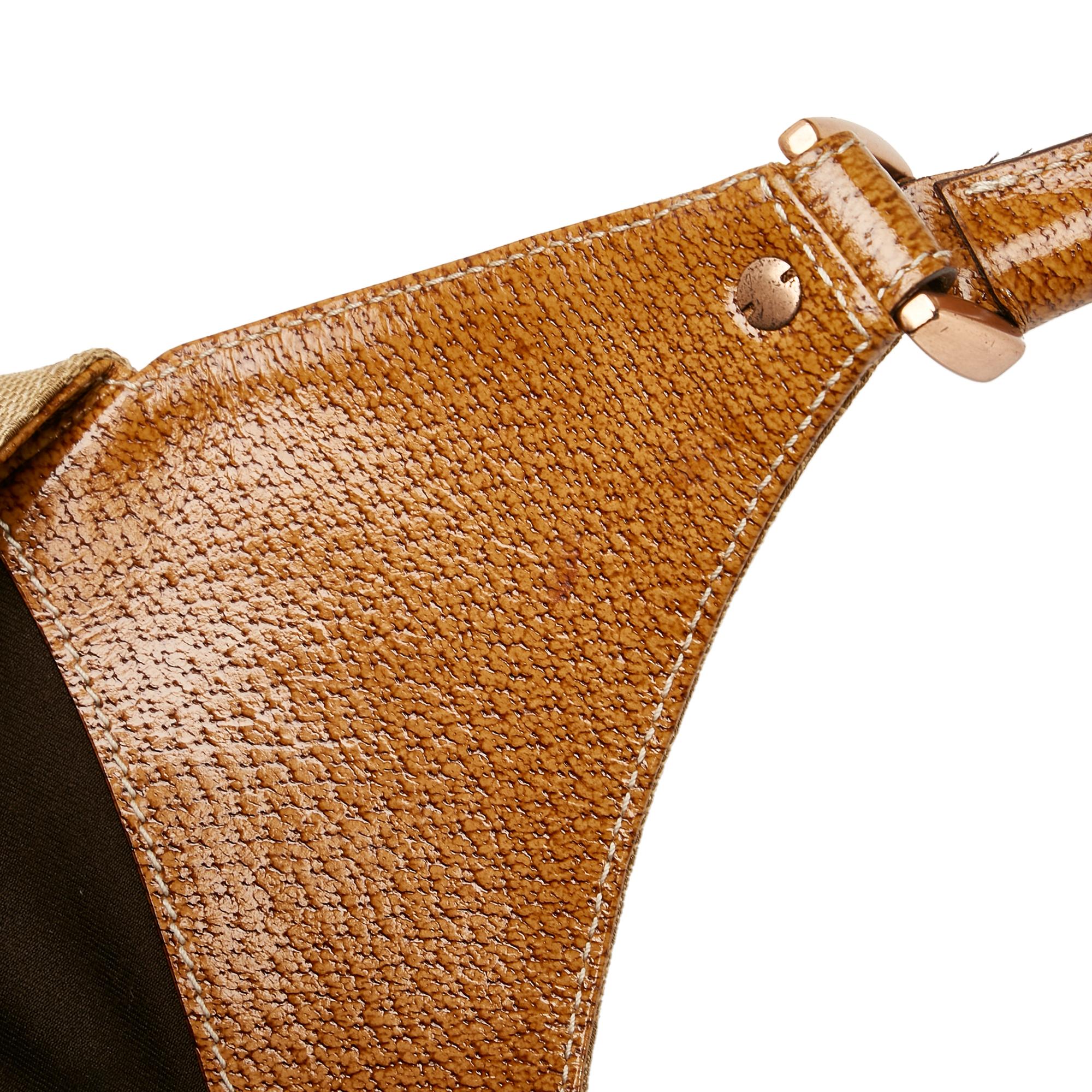 Gucci GG Canvas Nailhead Jackie Bardot (SHG-Lt4rqL)