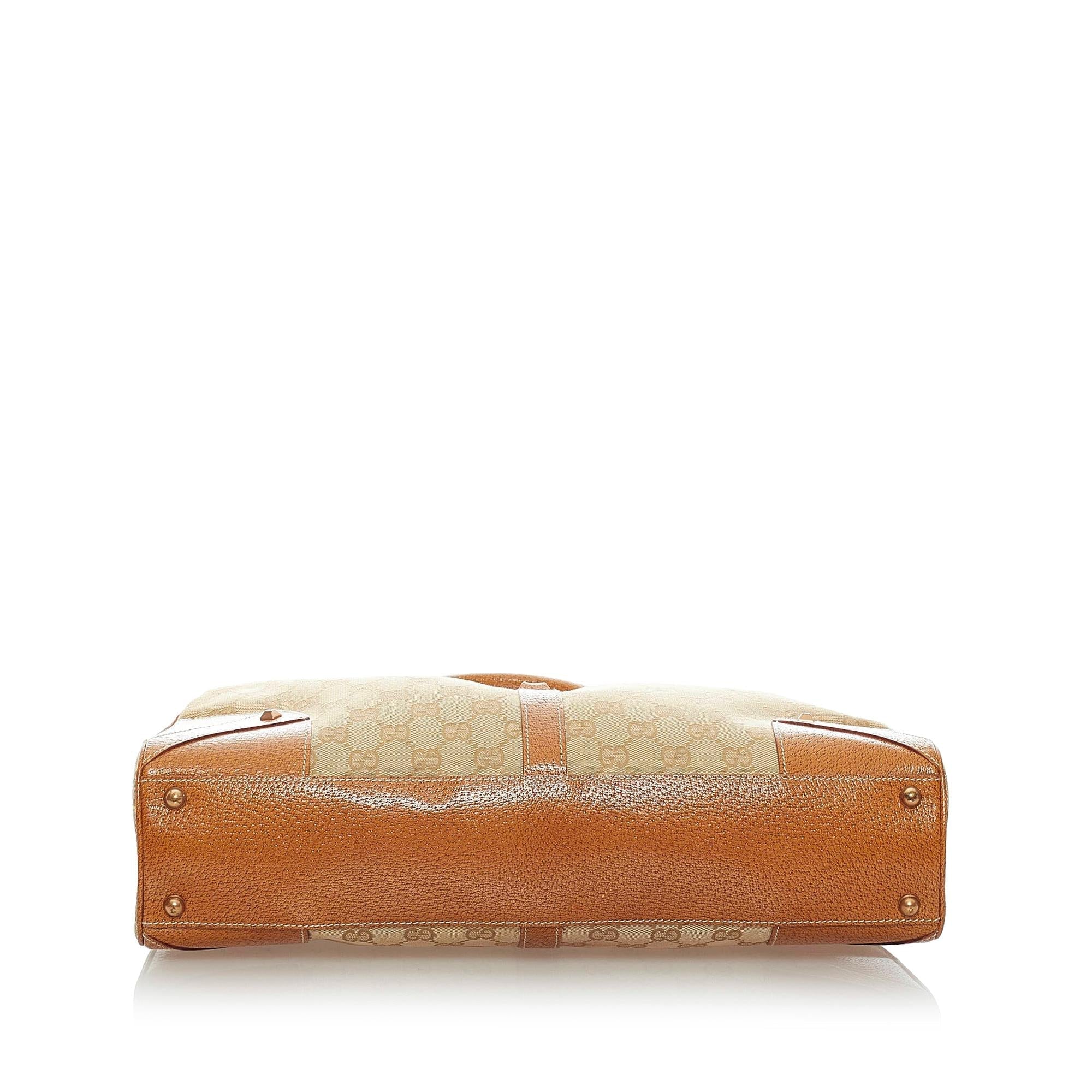 Gucci Gucci Canvas Nailhead Jackie Shoulder Bag (SHG-33236)