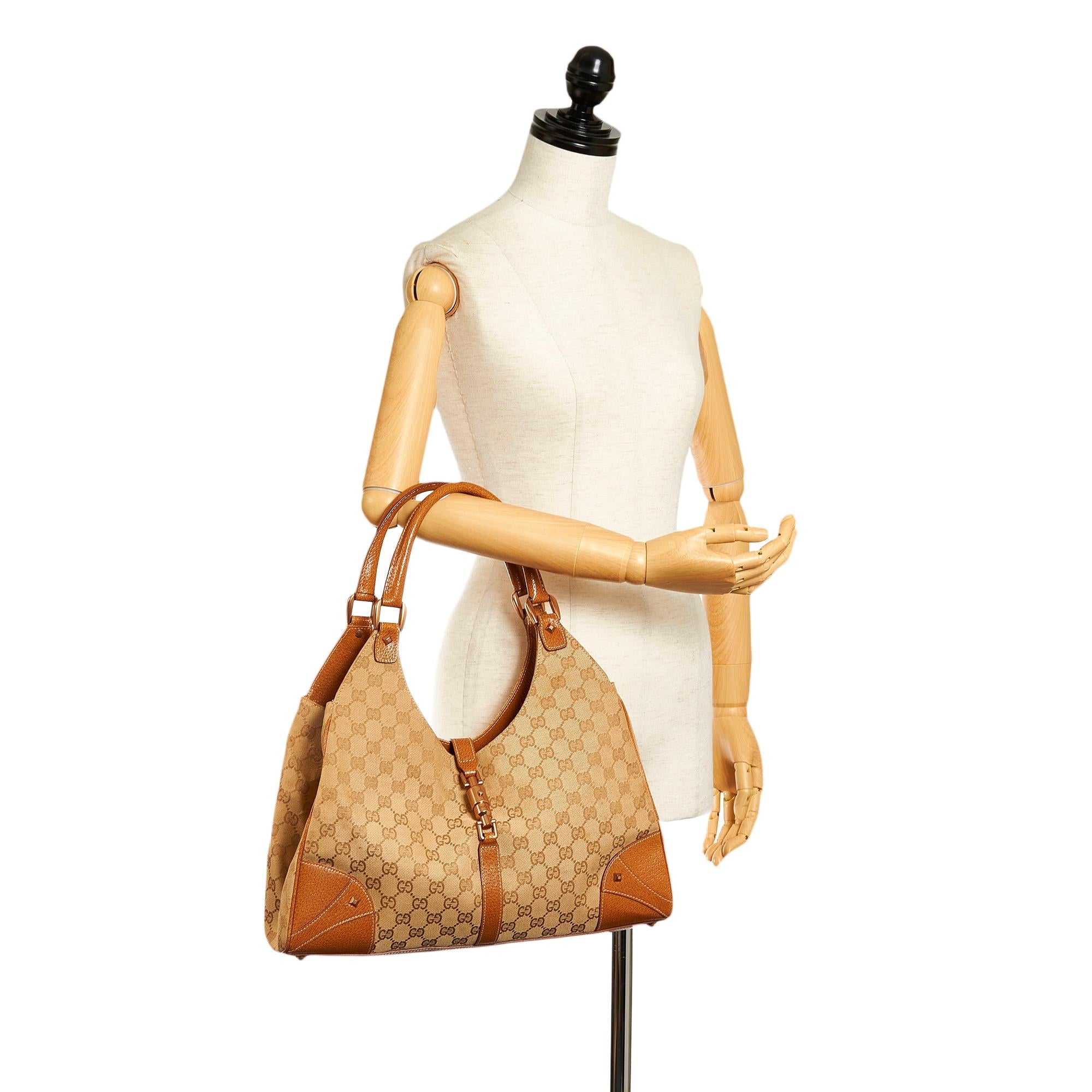 Gucci Gucci Canvas Nailhead Jackie Shoulder Bag (SHG-33236)